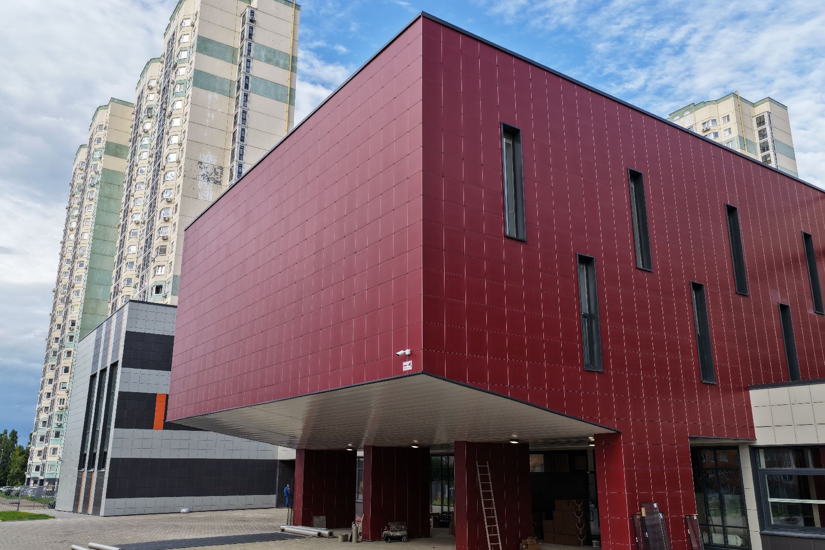 видео с коптера, школа в долгопрудном,