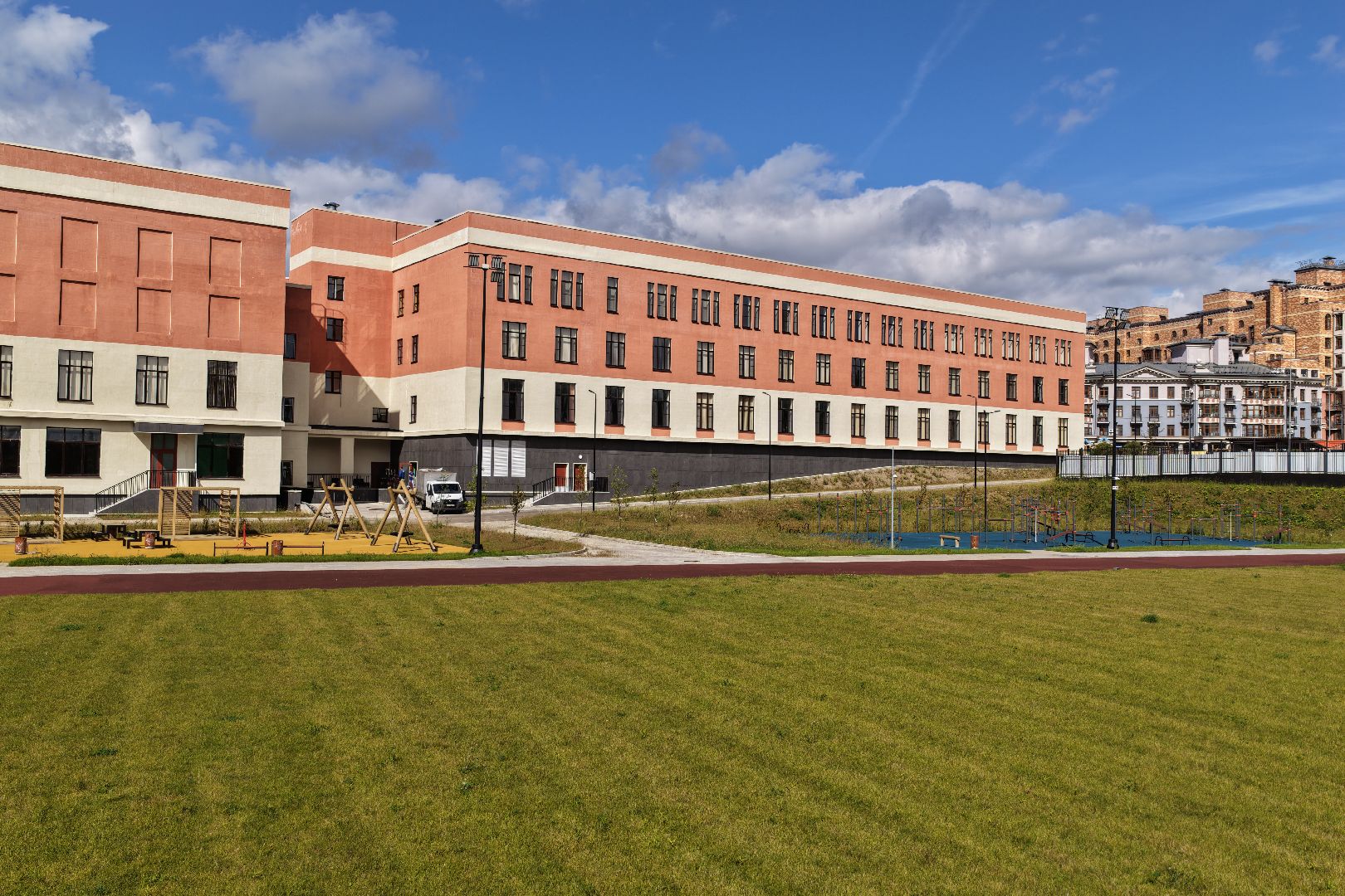 видео с коптера, школа в ЖК Митино О2, новая школа в красногорске,