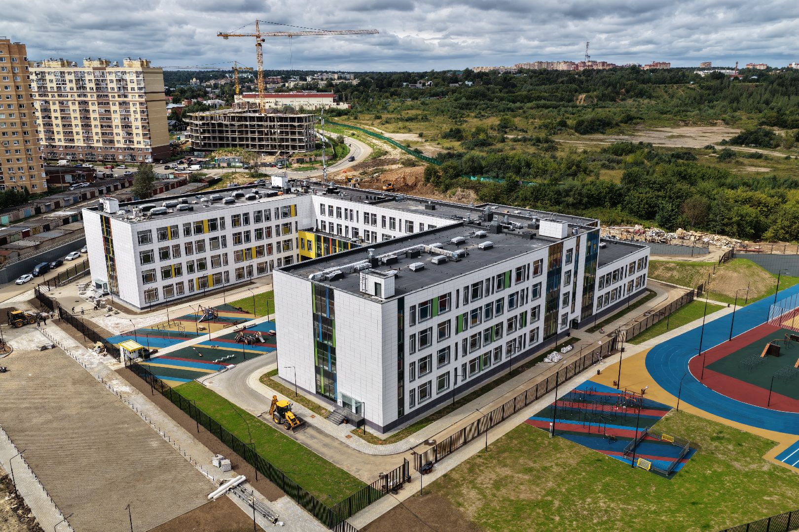 видео с коптера, новая школа в звенигороде,
