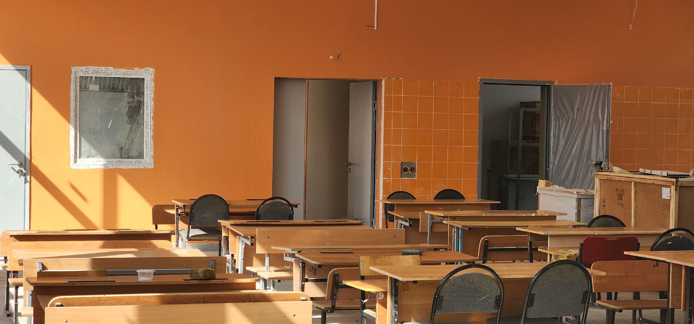 долгопрудный, школы, капремонт, робот-мойщик, благоустройство пришкольной территории,  фасад, цоколь, парты,