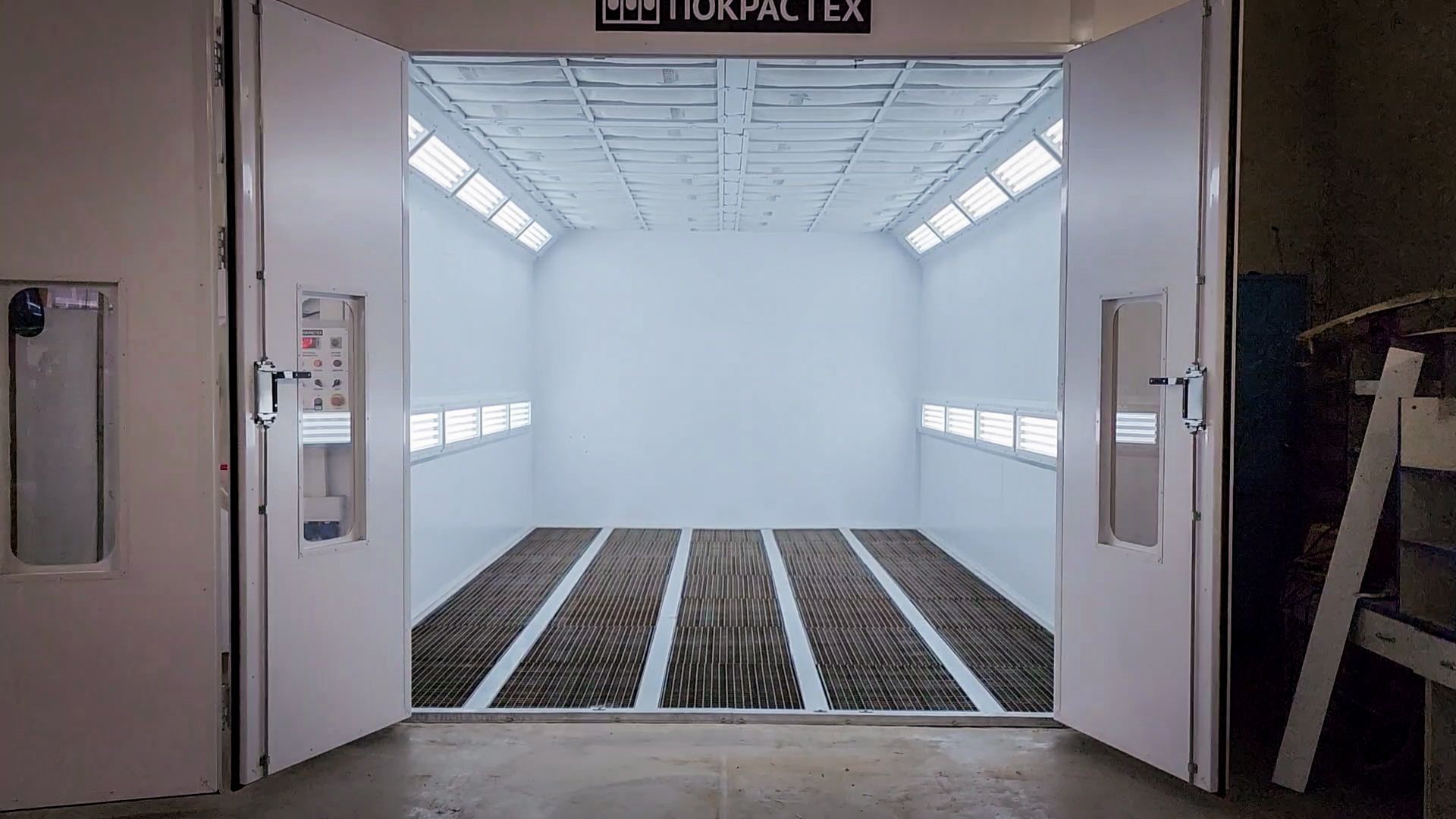 новое оборудование в мастерских колледжа бронниц, Автомобильно-дорожный колледж в бронницах, подготовка колледжа к новому учебному году ,окрасочно-сушильная камера в бронницком колледже ,