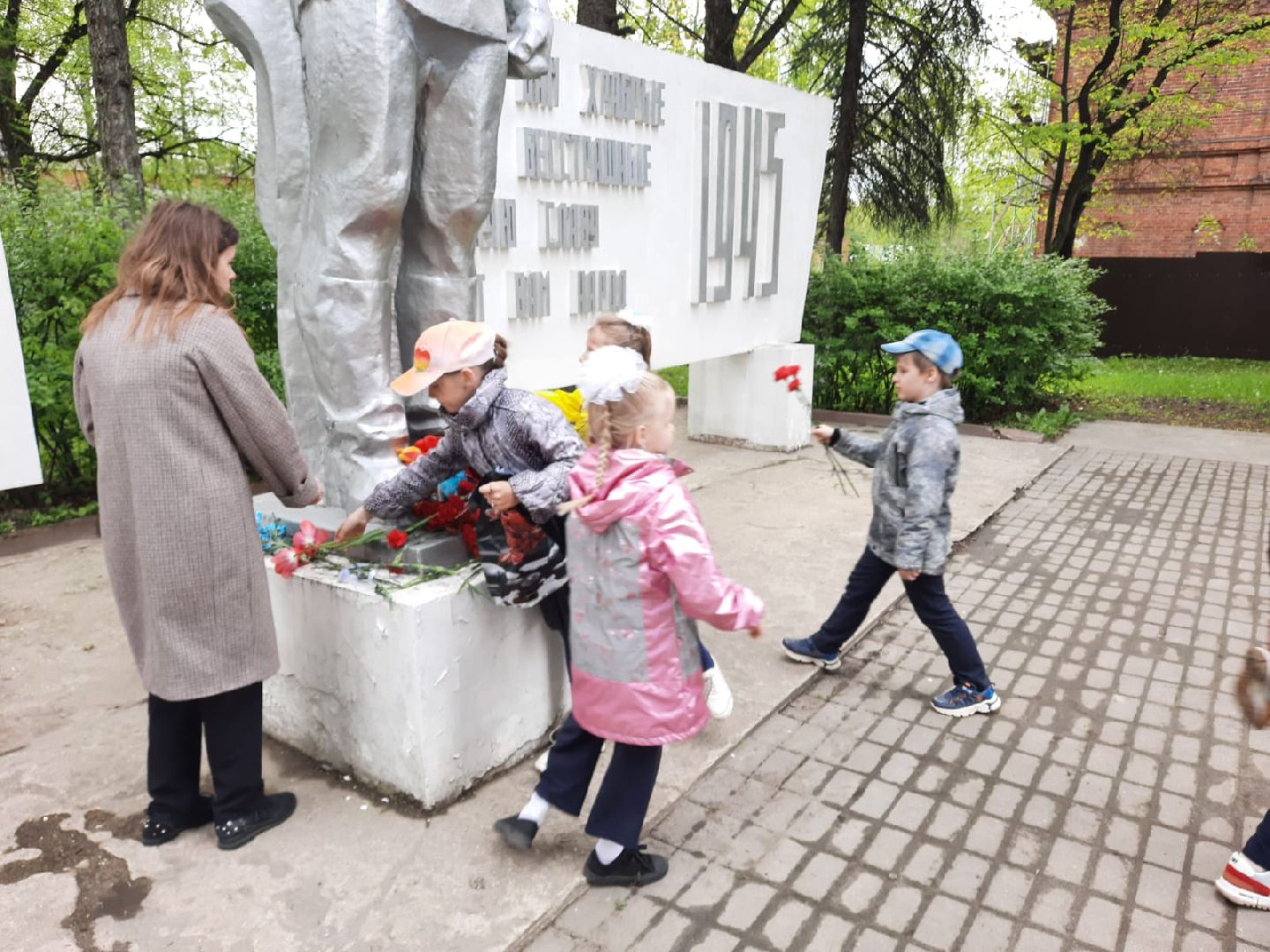 Серпухов, Подмосковье, День Победы, дети, память