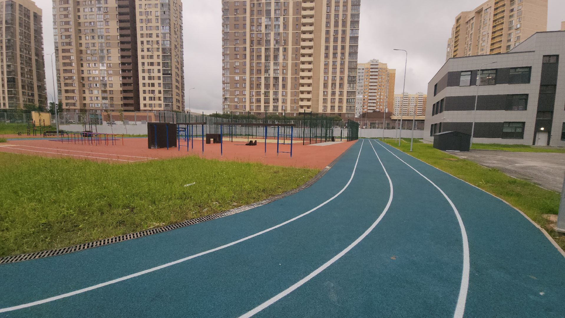 долгопрудный, школа на 550 мест, строительство, школьная библиотека, спортивная площадка, спортзал, актовый зал,