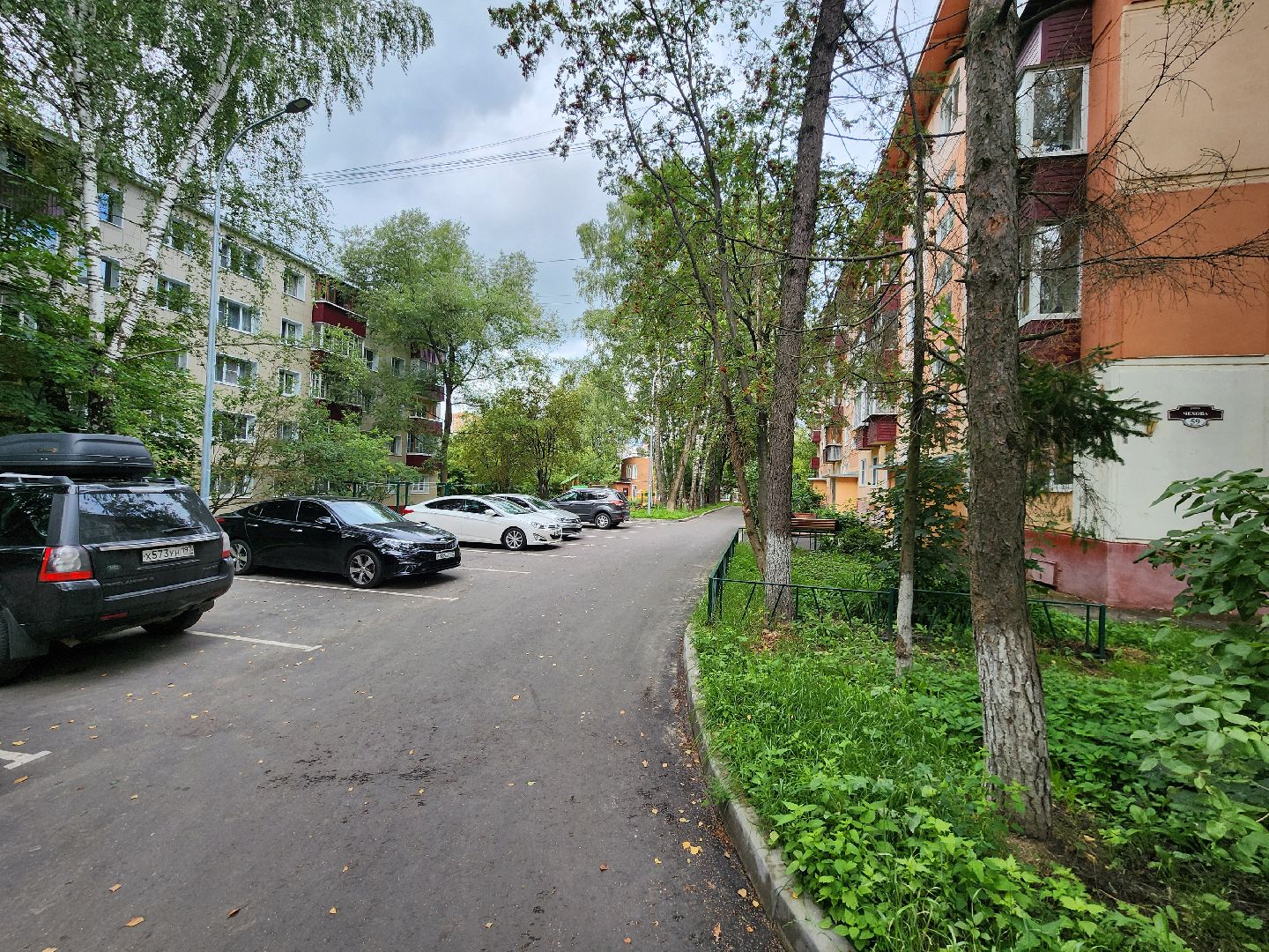 чехов, улица чехова, детская игровая площадка , игровой комплекс ,  качели карусели лазалки, песочница, лавочки и урны, благоустройство двора, пешеходные дорожки, зоны отдыха, парковки, госпрограмма московской области, формирование комфортной городской среды,