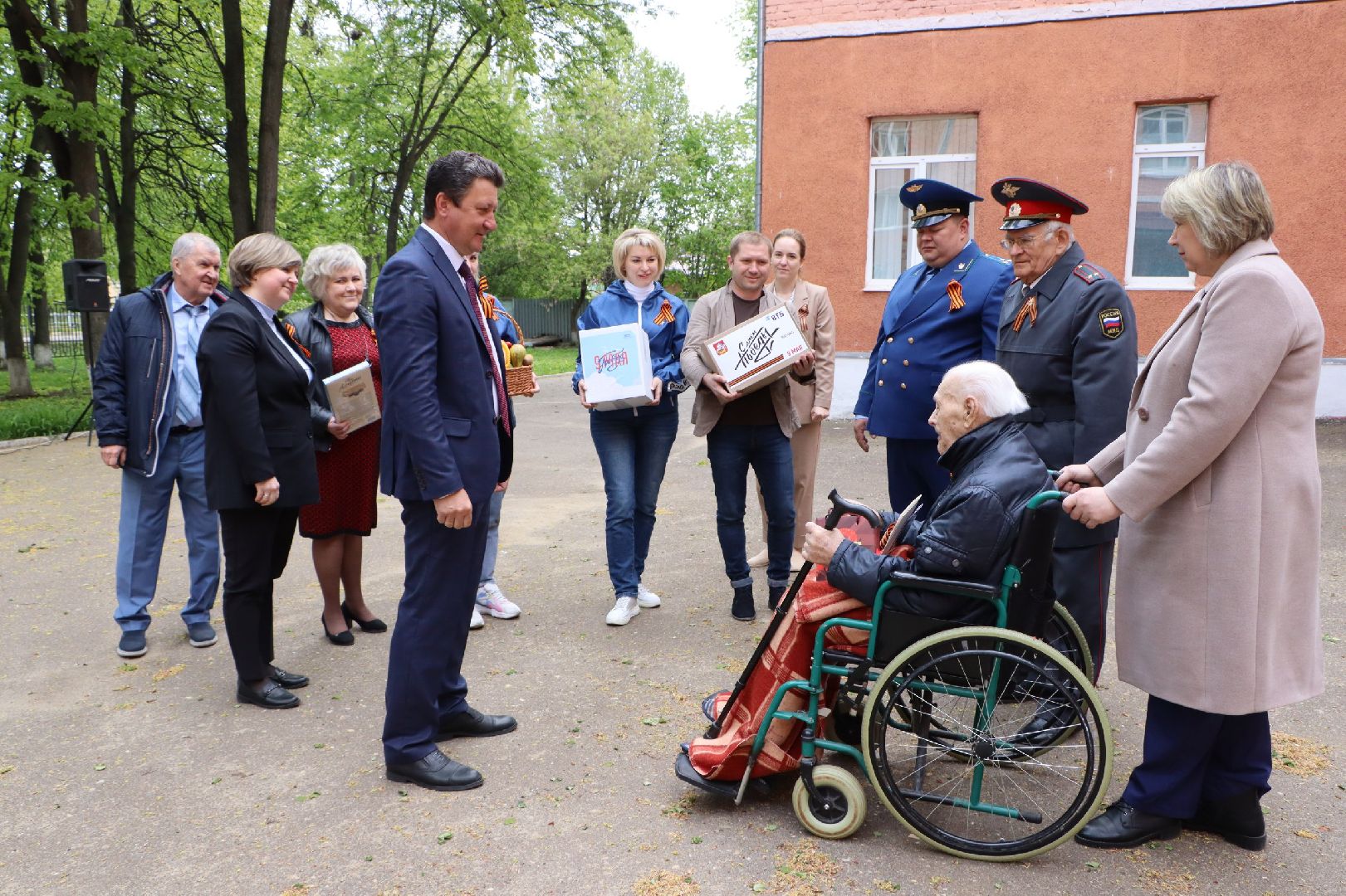 Серебряные Пруды, День Победы, поздравление ветерана