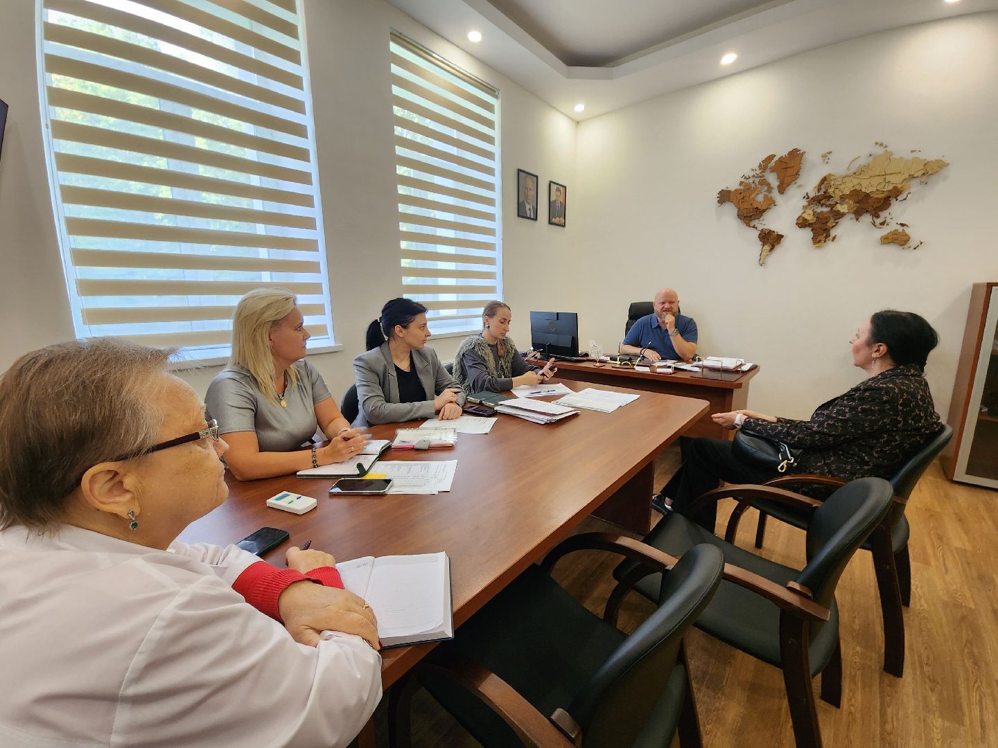 чехов, чеховская больница, главный врач андрей попов, личный прием, вопросы жителей, обращения граждан, льготные лекарства, лекарственная терапия, трудоустройство медиков, логопед, проект навстречу здоровью, диалоги о здоровье, уролог, экспресс-тестирование,  пса,