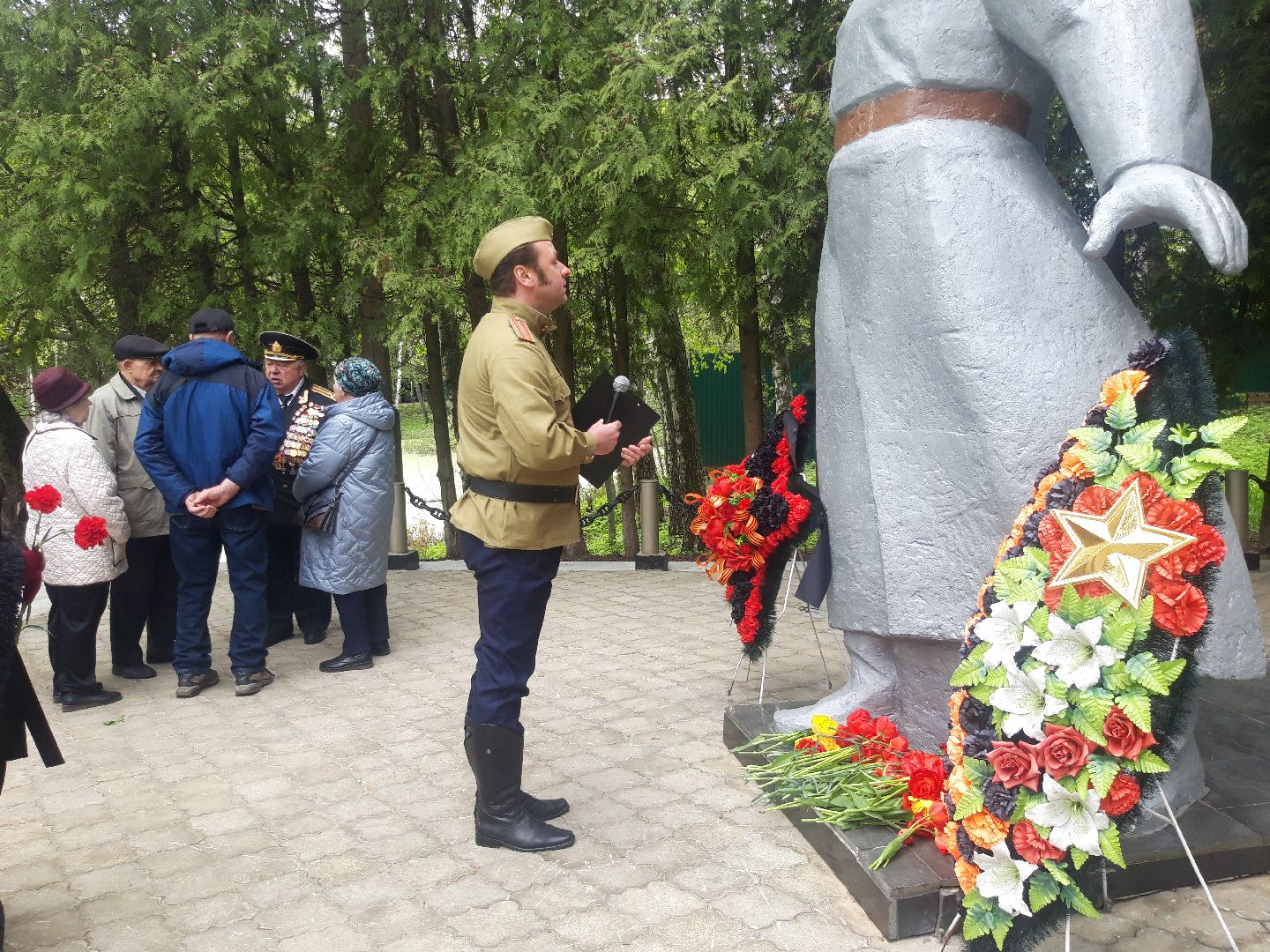 праздники, пенсионеры,