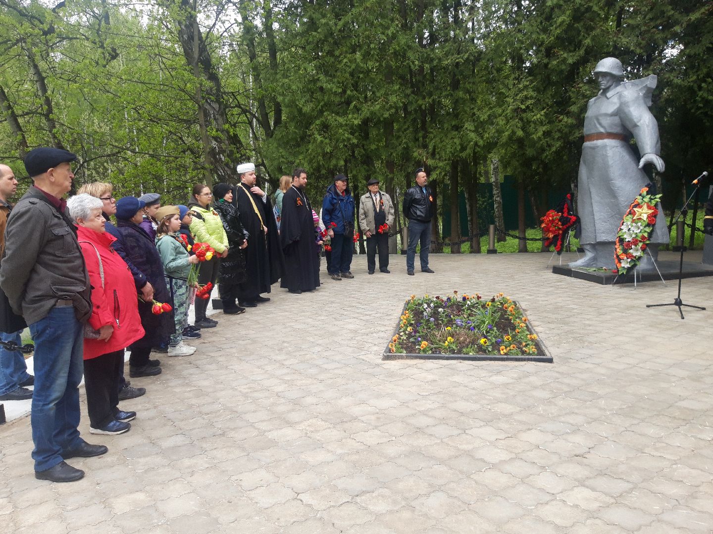 праздники, пенсионеры,