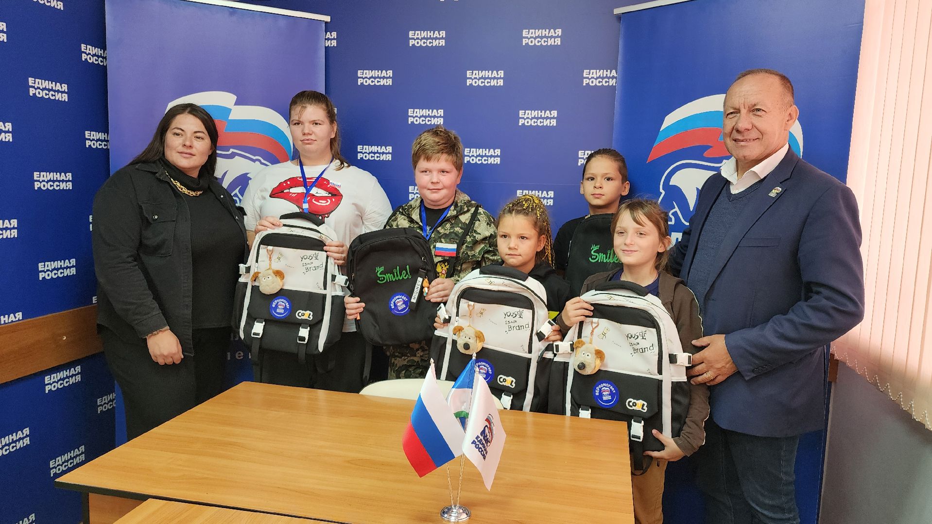 кашира, волонтеры, собери ребёнка в школу, единая россия, благотворительная акция, сво, дети,