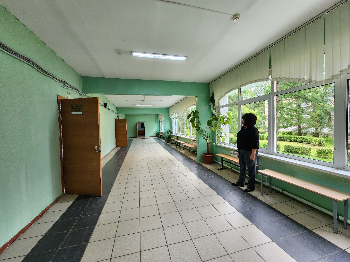 чехов, улица мира 7а, гимназия 7, подготовка к новому учебному году, кабинеты, учебники, книгообеспеченность, меню в столовой, новые блюда, текущий ремонт помещений, уборка, оборудование и мебель,директор гимназии елена рубцова,педагоги и учителя,