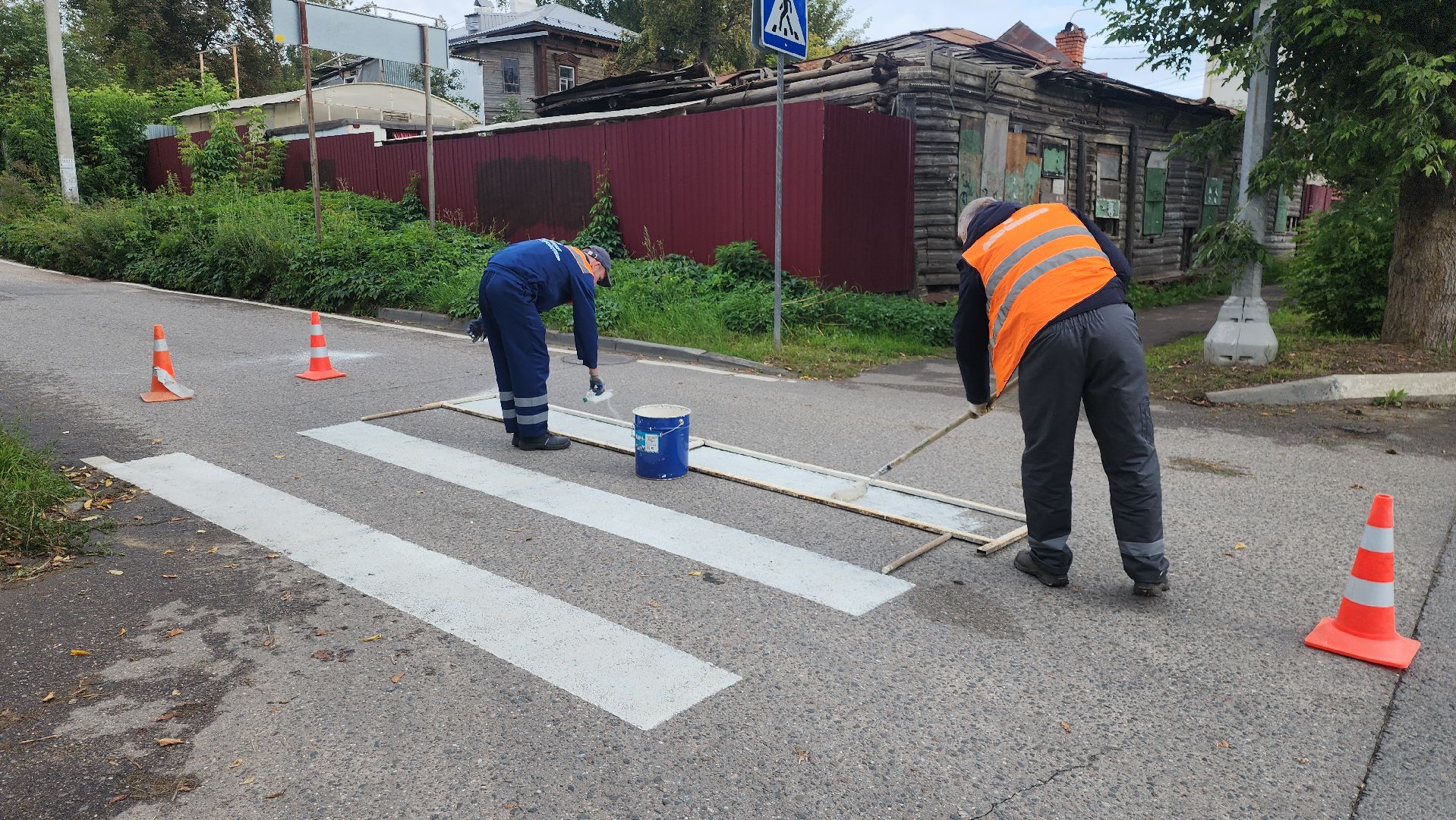 серпухов, подмосковье, обновляют зебру, пешеходный переход,