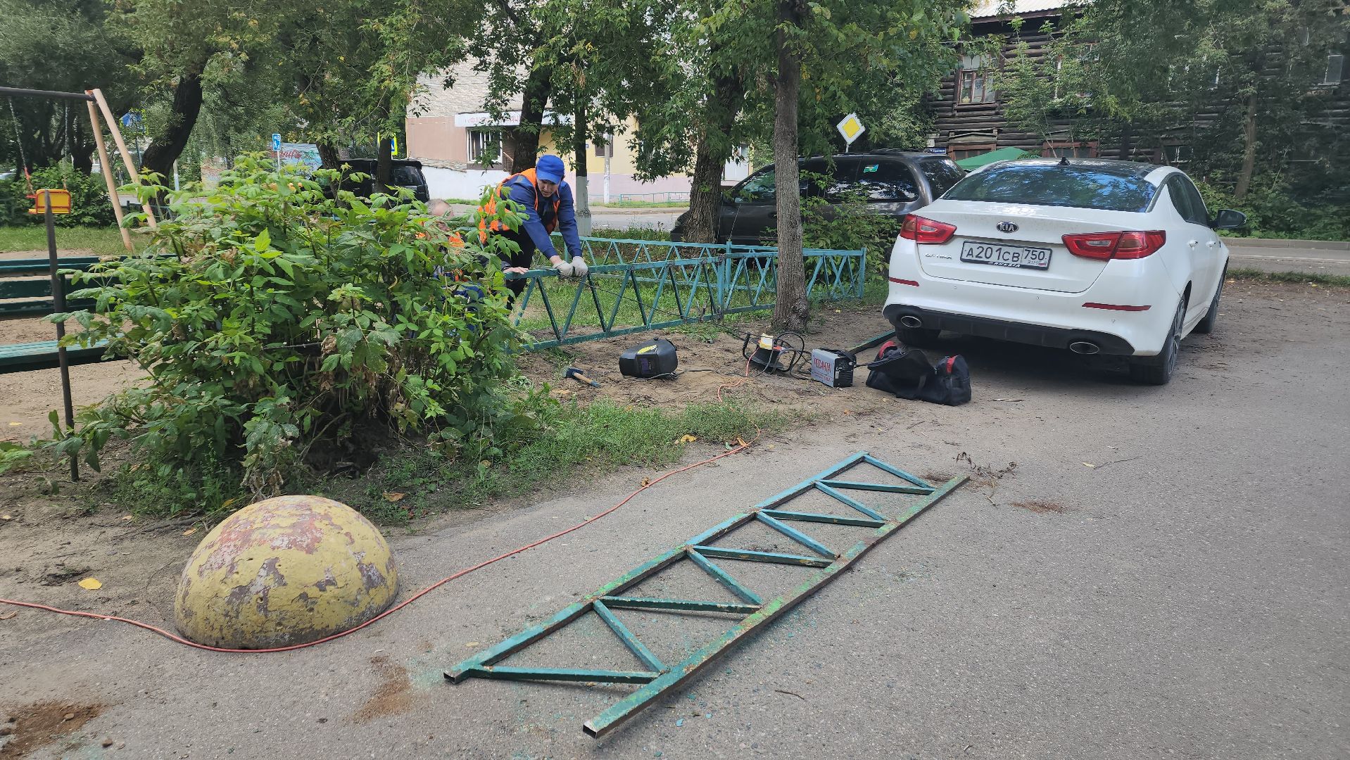 вертикалки, пушкино, коммунальная служба, уборка во дворах, ограждение,сварка,ремонт,комунальная техника,