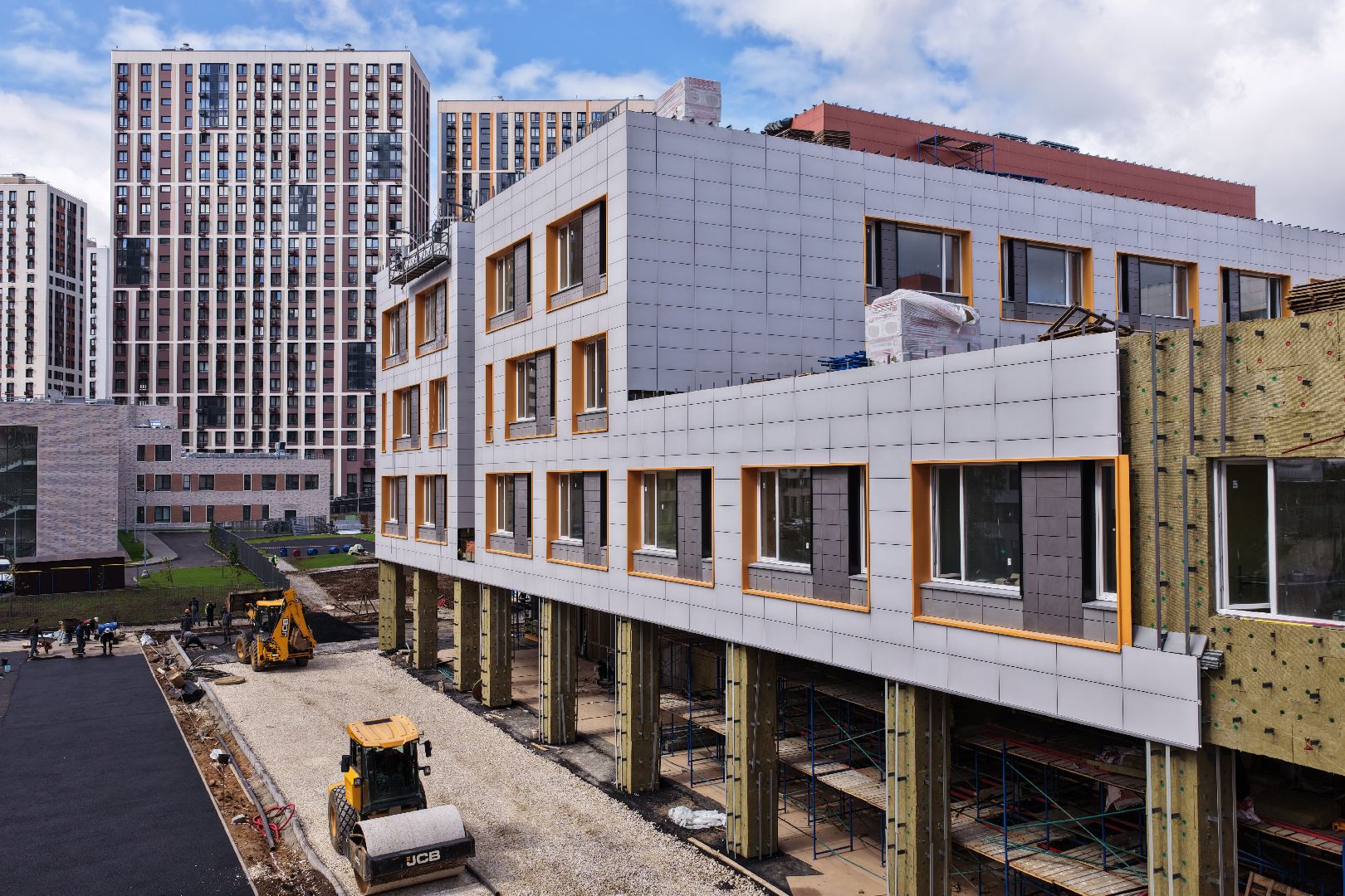 видео с коптера, пристройка к немчиновскому лицею,