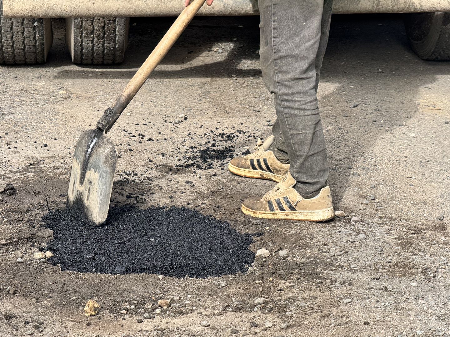 шаховская, ямочный ремон, ремонт дорог, коммунальная служба,