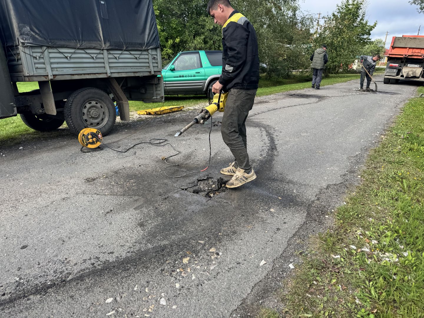 шаховская, ямочный ремон, ремонт дорог, коммунальная служба,