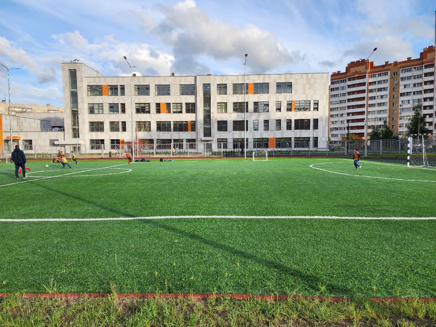 жуковский, спорт, открытый стадион, школьный стадион на улице левченко,