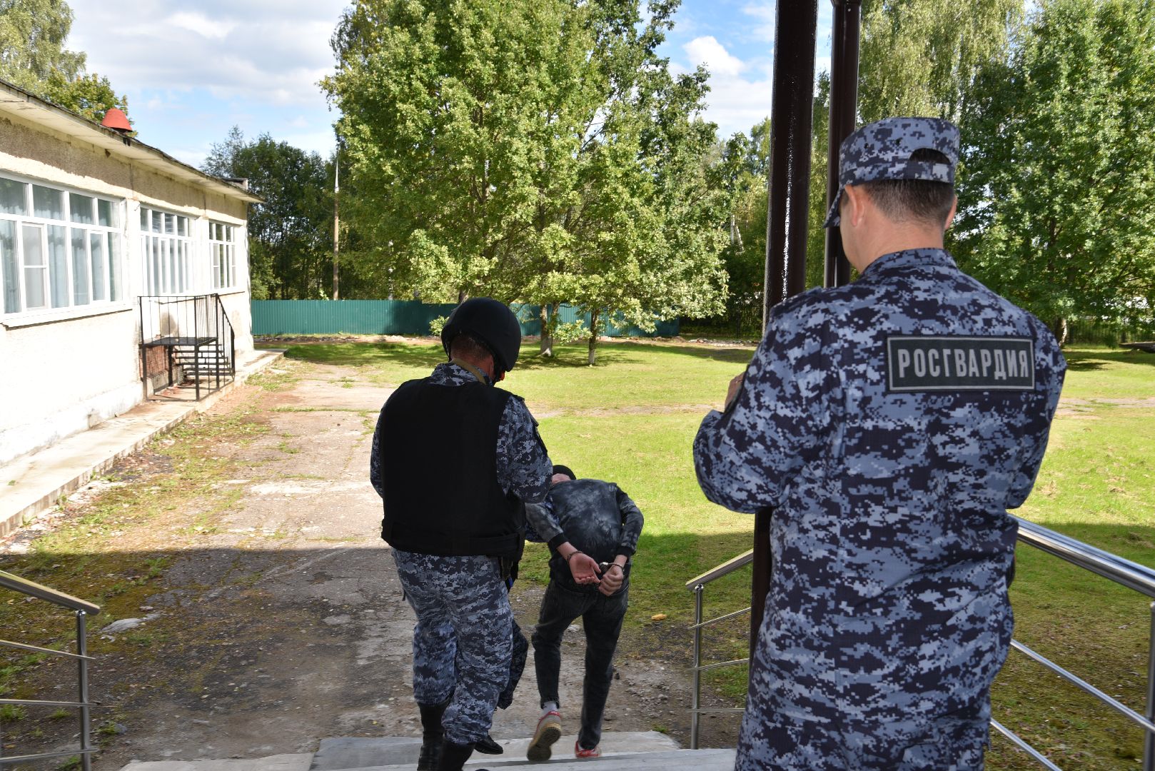 лотошино, ошейкинская школа, антитеррор, антитеррористическая безопасность, учения в школе, росгвардия, полиция, мособлпожспас,