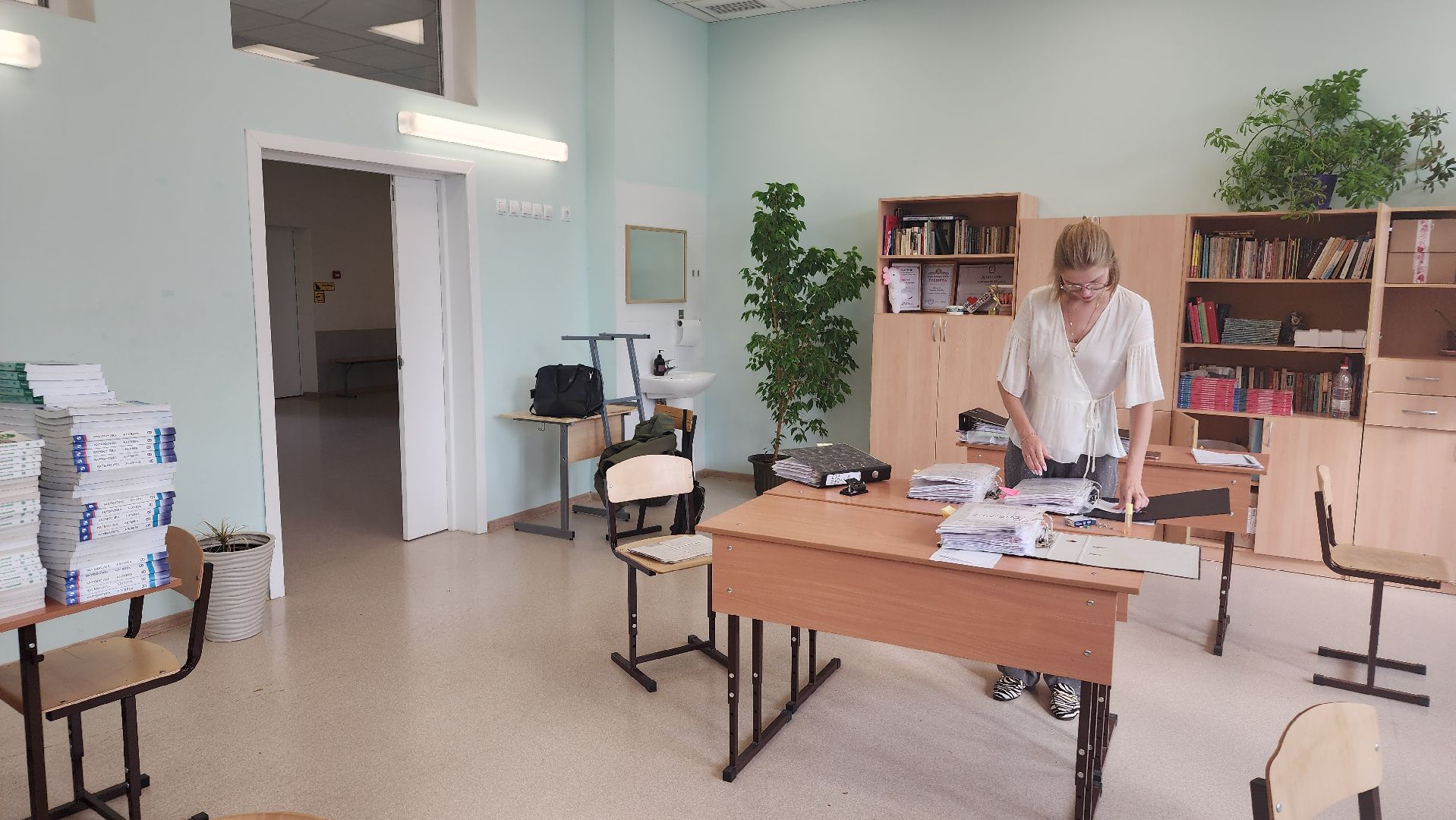 волоколамск, образование, педагогический дебют,