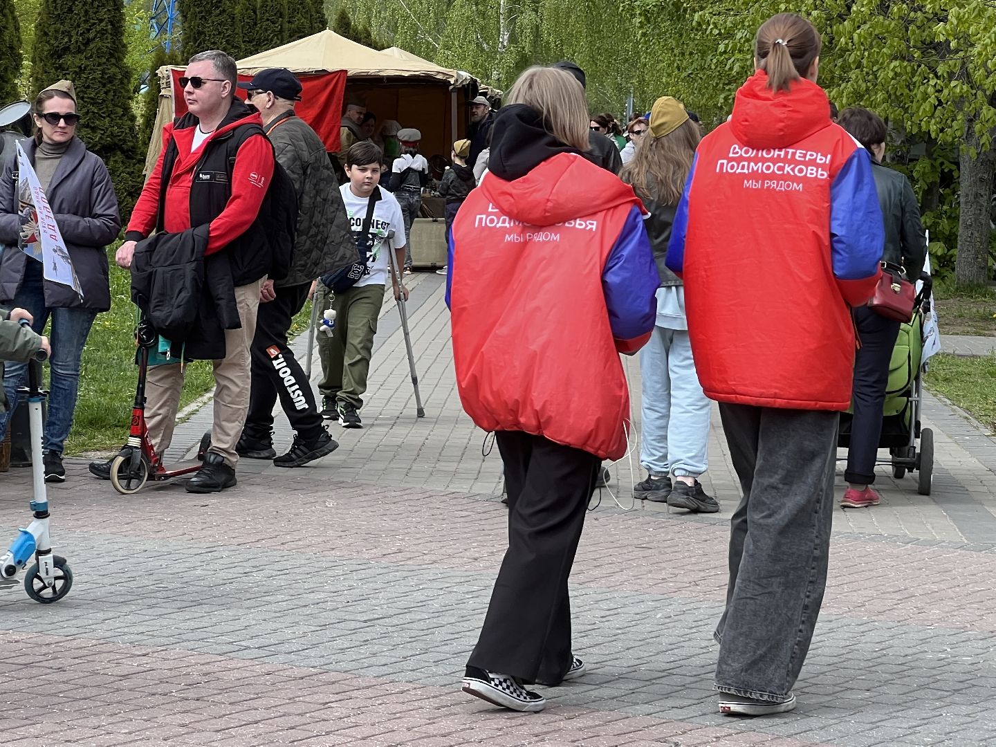 Химки, волонтеры, георгиевская ленточка, День Победы, 9 мая