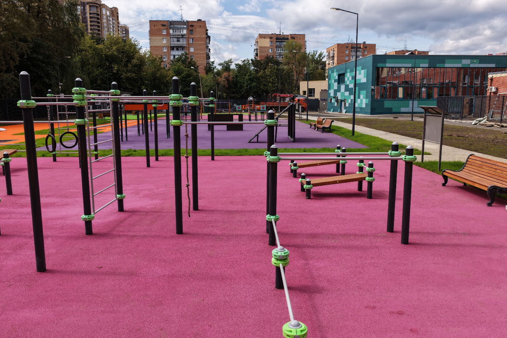 видео с коптера, школа 1 в дубне,  школа 1 в королеве, пристройка к школе 1 в королеве,