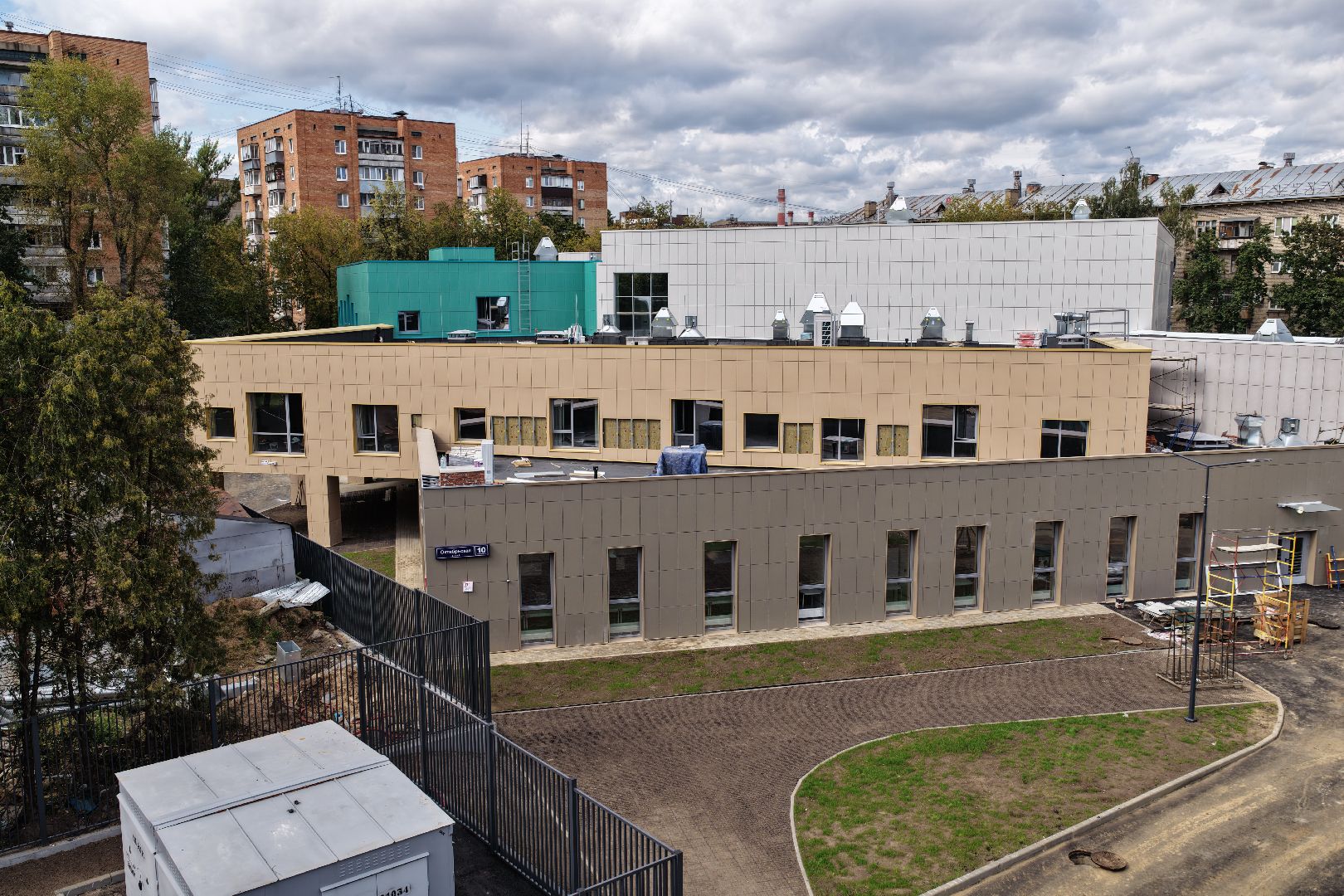 видео с коптера, школа 1 в дубне,  школа 1 в королеве, пристройка к школе 1 в королеве,