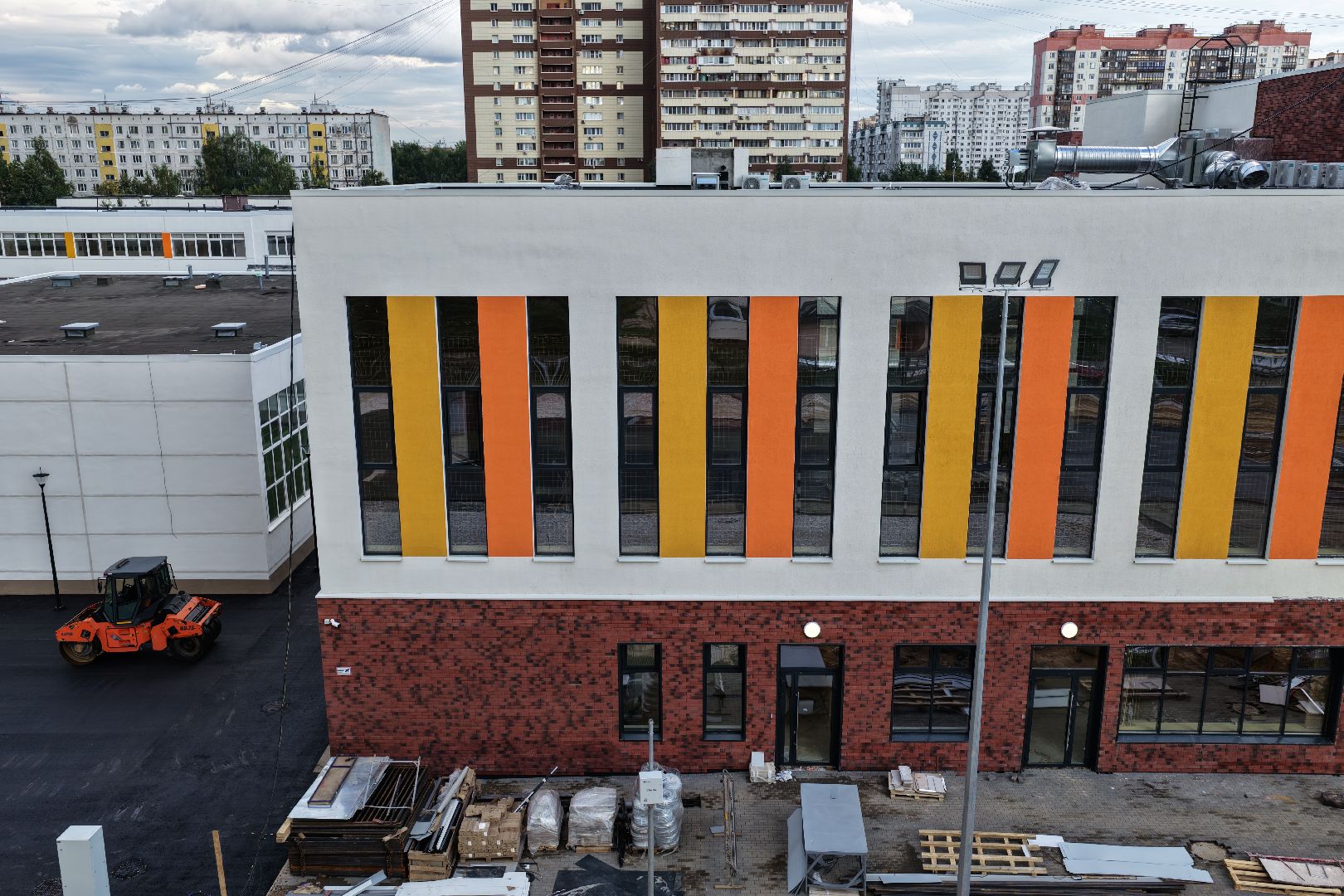 видео с коптера, пристройка к гимназии 13, образование в долгопрудном,