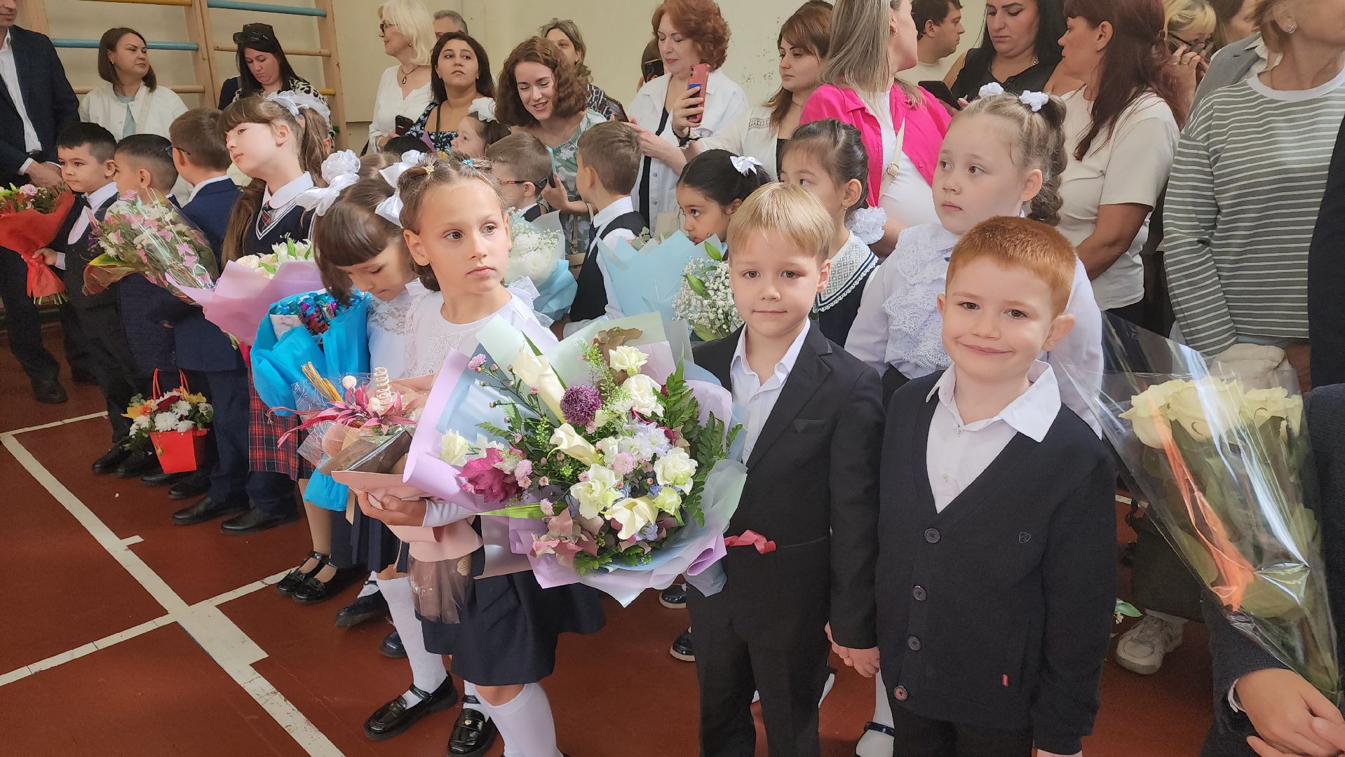 Реутов , образование , 1 сентября , Учебный год, Линейка,физтех, профильные классы,