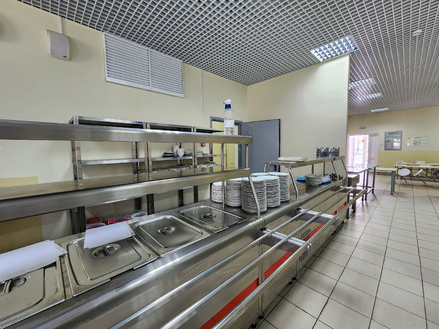 чехов, микрорайон губернский, улица уездная 6, школа 10, день знаний, первый звонок, 1 сентября, торжественная линейка, первоклассники, готовность к новому учебному году, учебники, учителя, ремонт, благоустройство, первый заместитель главы округа, денис юрков, директор школы 10 константин значков,мороженое, губернатор московской области,