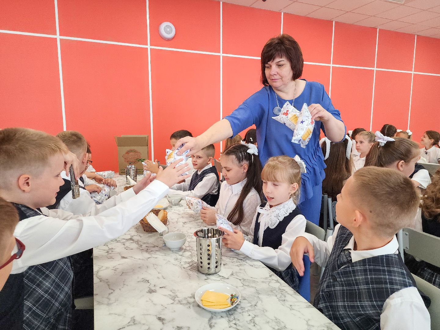 Подольск, День знаний, школа на 1100 мест, 1 сентября, Линейка,