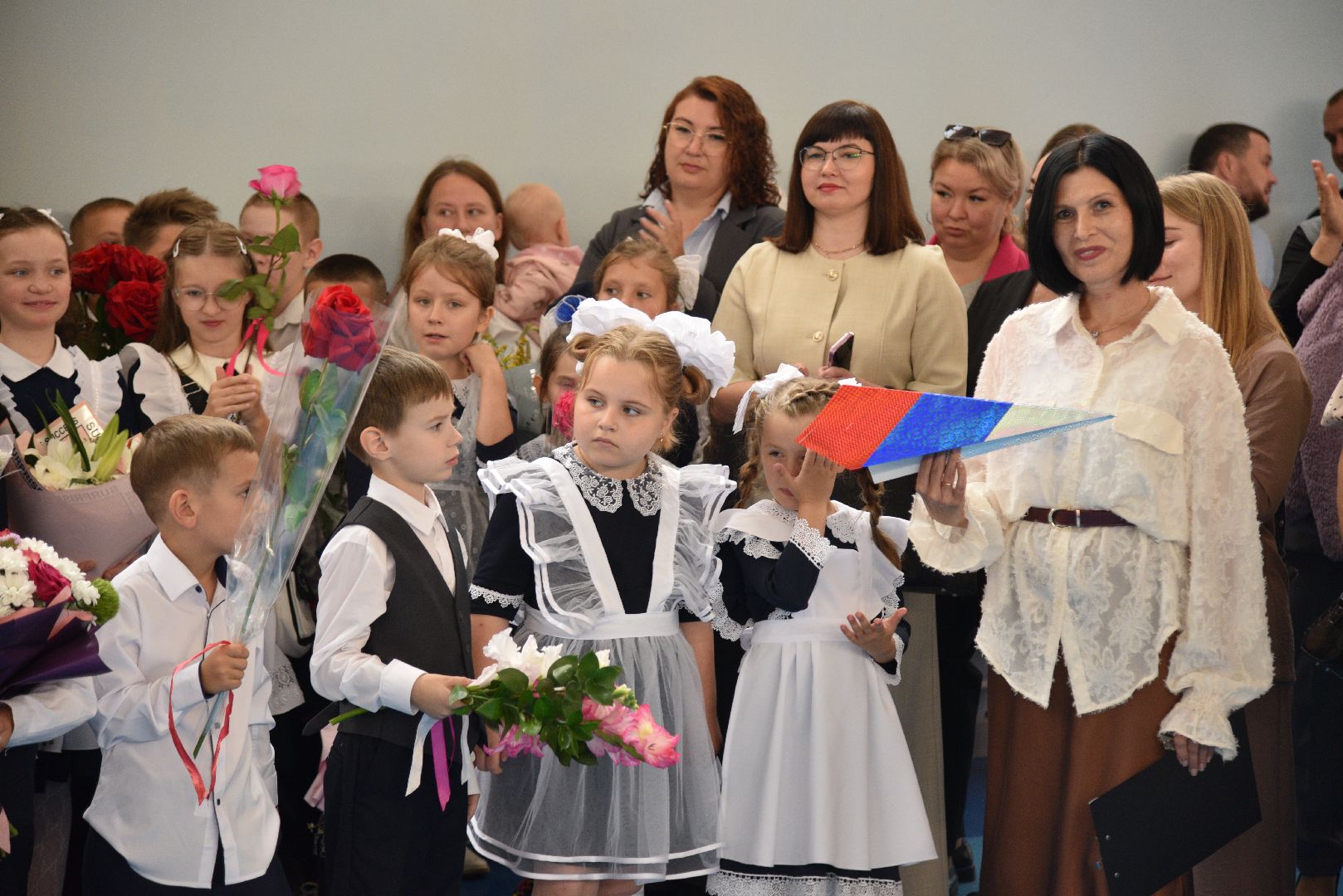 лотошино, лотошинская школа 1, первый звонок, 1 сентября, 1 сентября 2025,