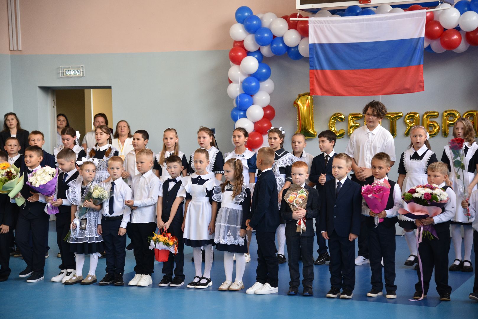 лотошино, лотошинская школа 1, первый звонок, 1 сентября, 1 сентября 2025,