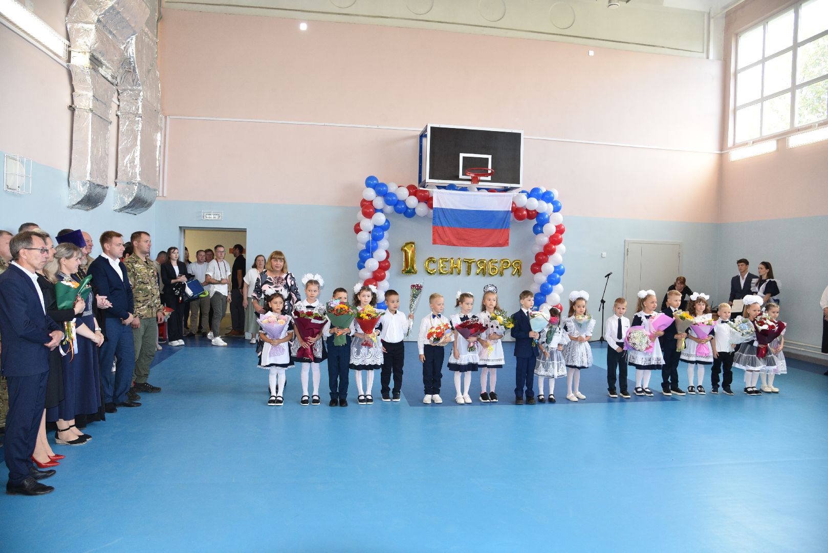 лотошино, лотошинская школа 1, первый звонок, 1 сентября, 1 сентября 2025,