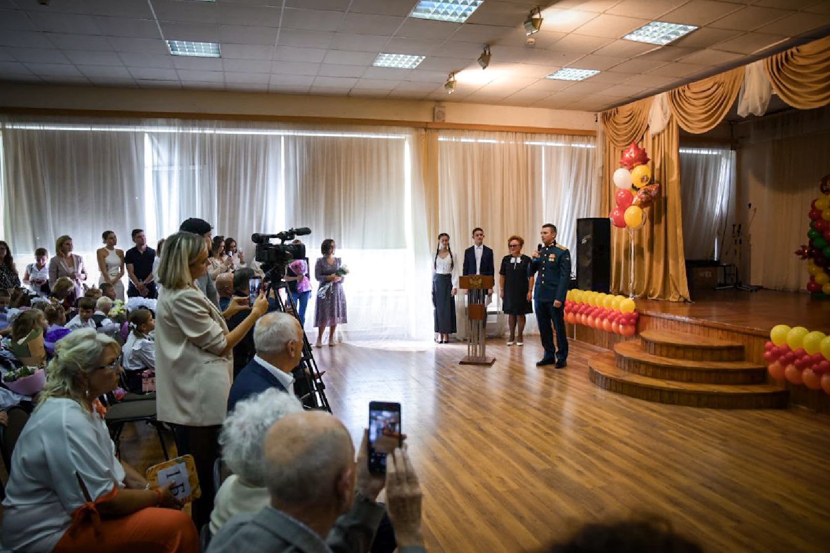 бронницы, день знаний в школе, 1 сентября , школа имени тимофеева в бронницах, дети,