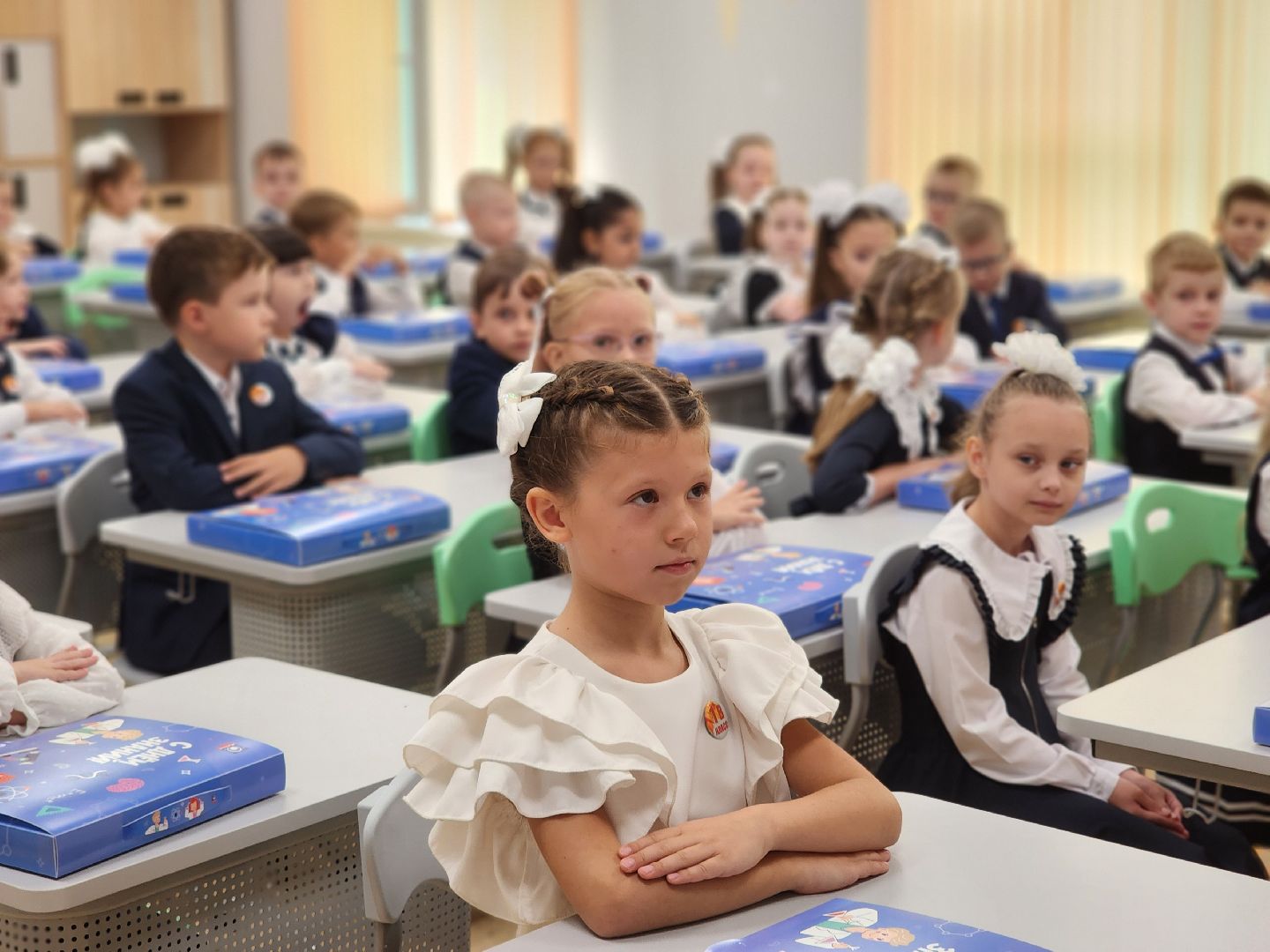 королёв, школа 1 в королеве, день знаний , новые педагоги ,