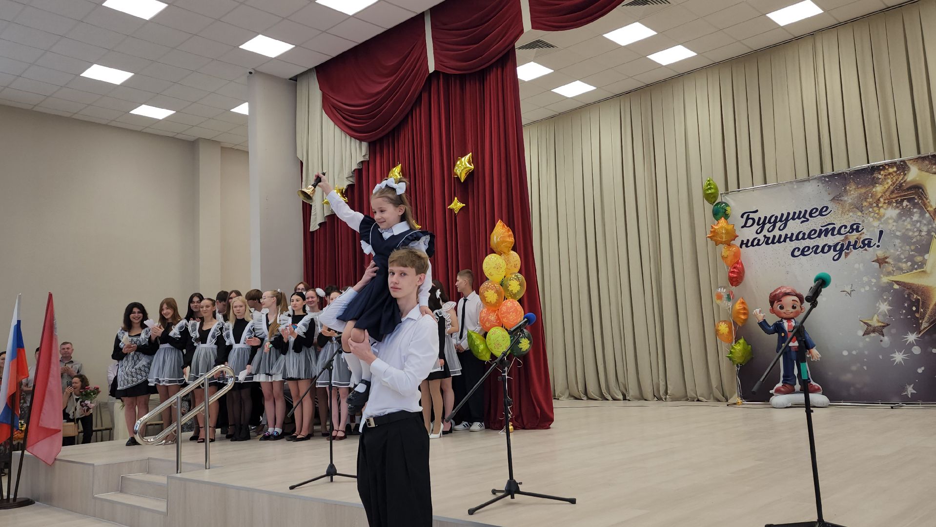 1 сентября, ашукино, капремонт школы, нацпроект, первоклассники, ашукинский образовательный комплекс,дети и родители, ученики, линейка, день знаний в школе,праздник,торжественная линейка,