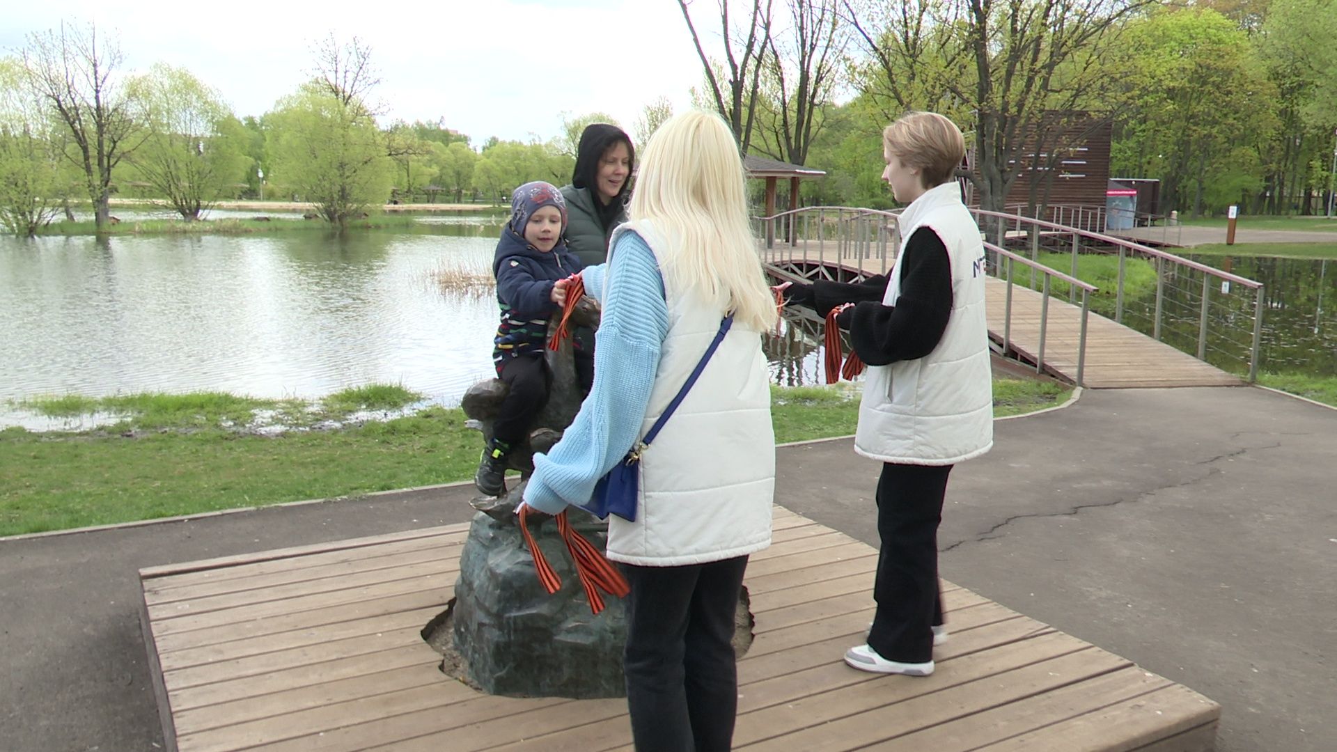 Реутов, День Победы, волонтёры, Георгиевская лента, память