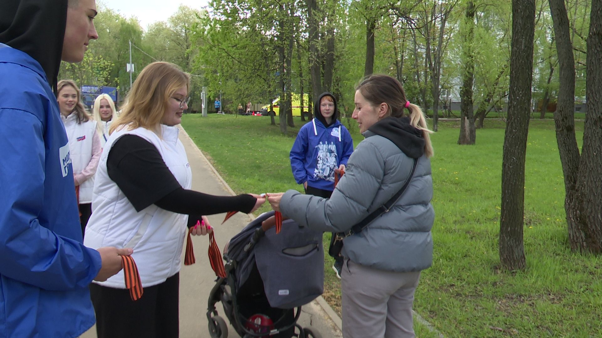 Реутов, День Победы, волонтёры, Георгиевская лента, память