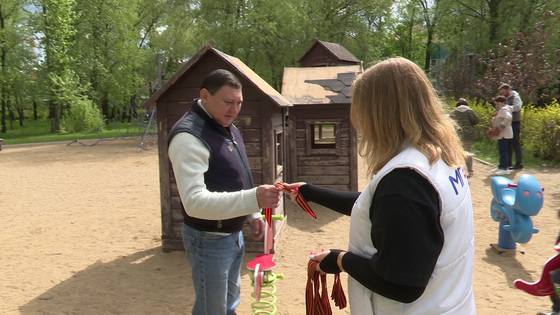 Реутов, День Победы, волонтёры, Георгиевская лента, память