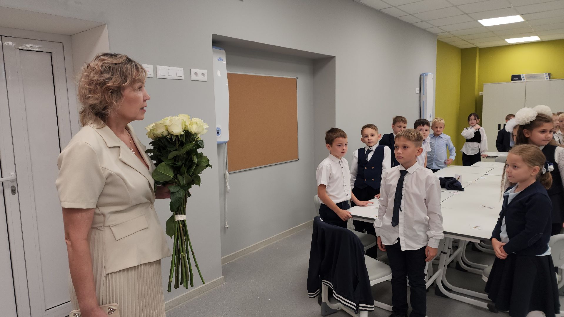 ашукино, ремонт школы, ашукинский образовательный комплекс, дети, день знаний, классный час,новое оборудование,кабинет, интерактивная доска,новая мебель,1 сентября,