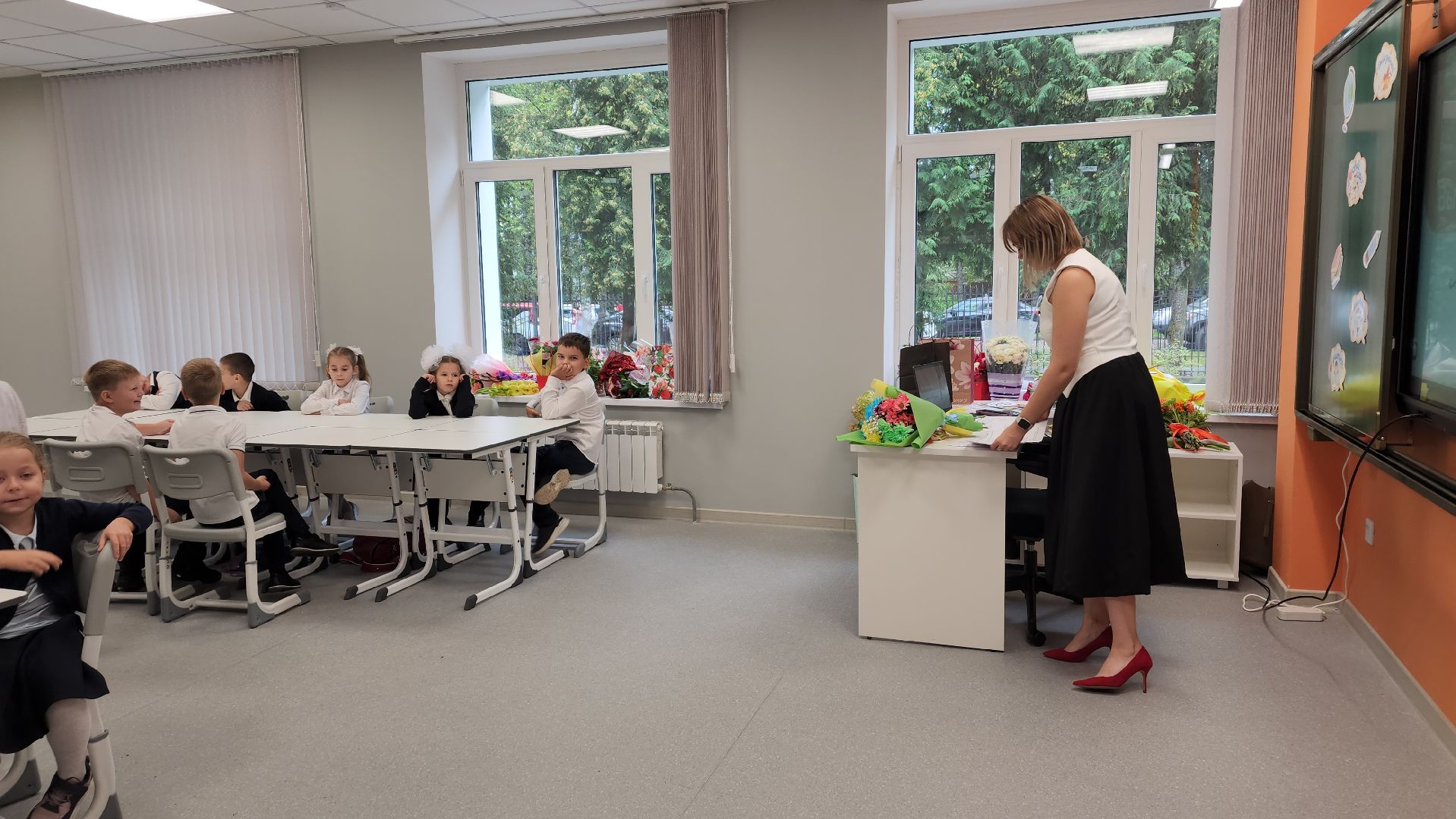 ашукино, ремонт школы, ашукинский образовательный комплекс, дети, день знаний, классный час,новое оборудование,кабинет, интерактивная доска,новая мебель,1 сентября,