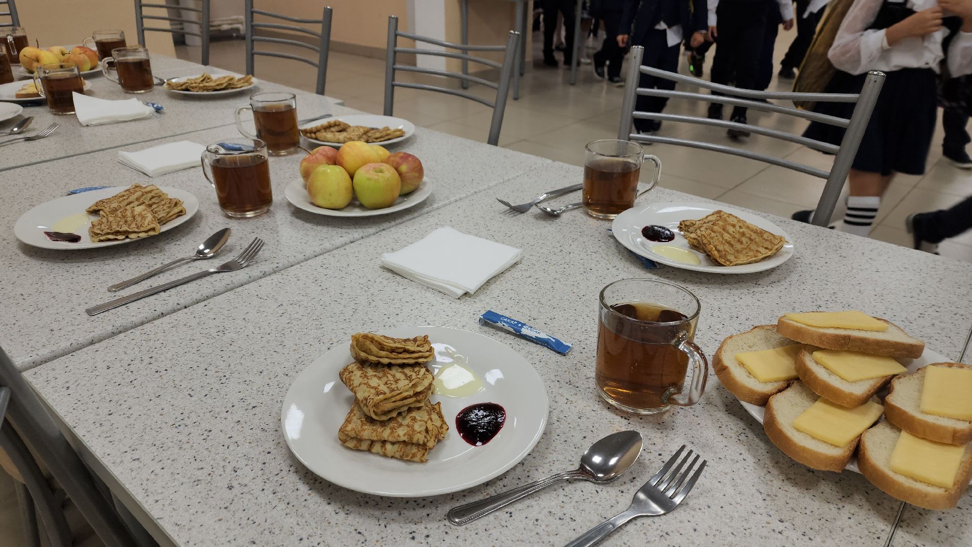 ашукино, ашукинский образовательный комплекс, столовая, школьная столовая, новое меню,мороженое, блюда, чай, меню в столовой, меню новые блюда, школьники,