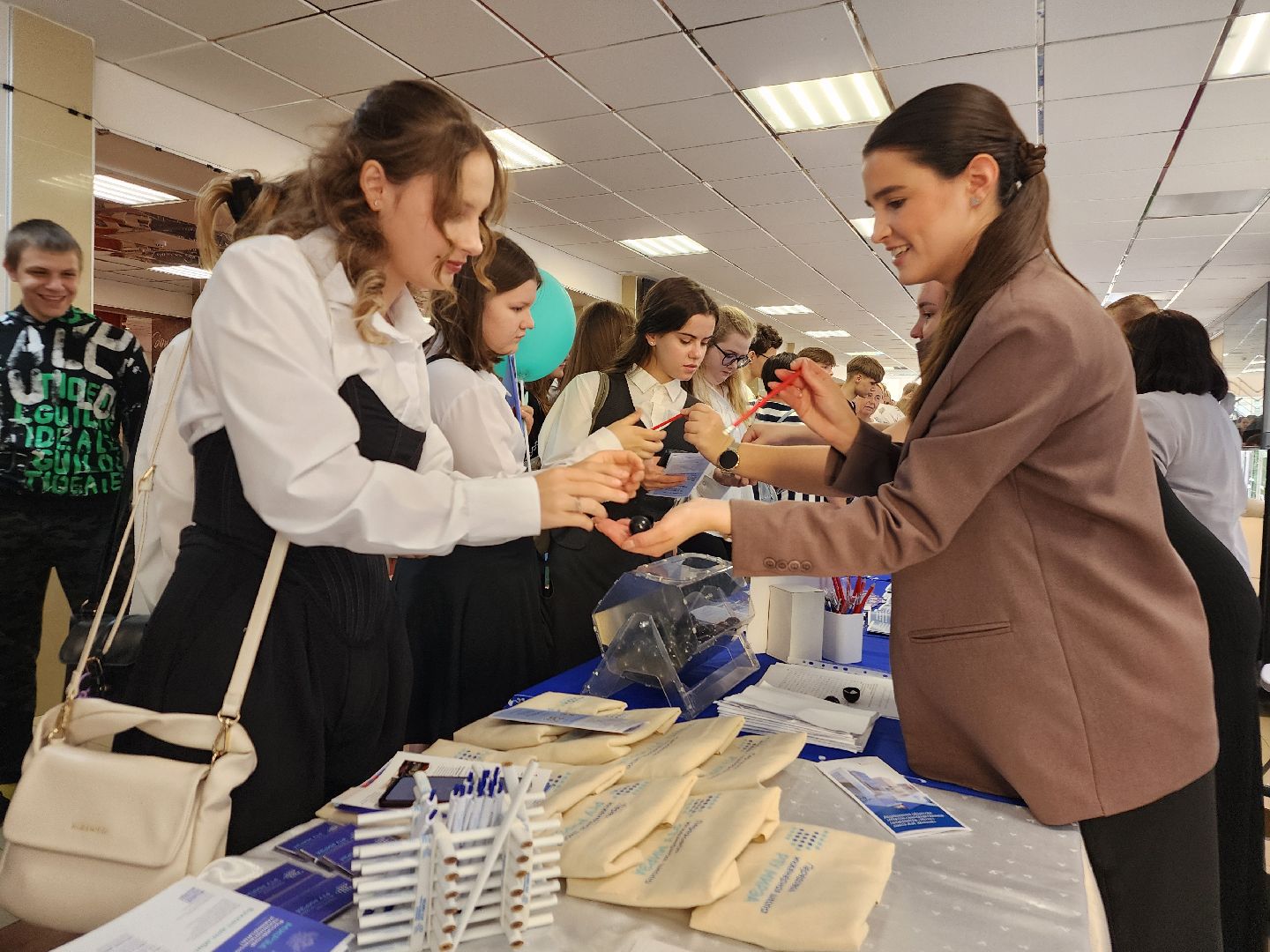 фрязино, технопарк, инженерный класс, школьники, вручение сертификата,