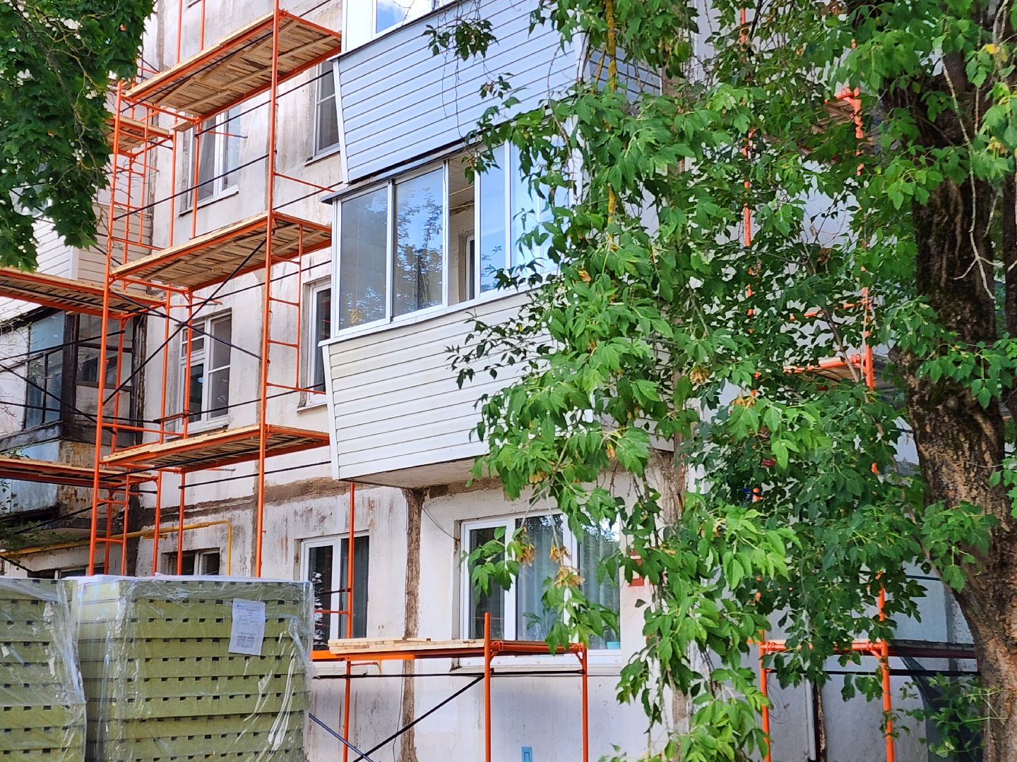 чехов,  микрорайон венюково, улица гагарина 56, капремонт фасада, реконструкция, фасадные работы, капитальный ремонт, гидроизоляция, теплоизоляция, специальные панели, региональная программа Московской области, краткосрочный план ремонта, инженерные сети, фонд капремонта московской области,добродел,