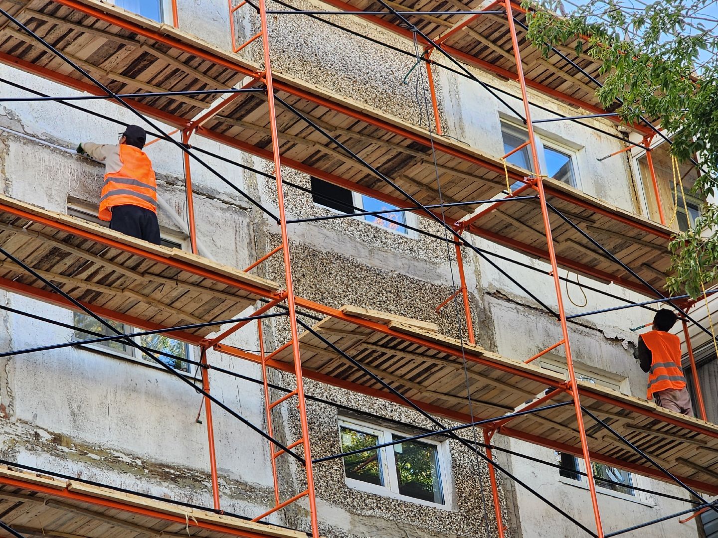 чехов,  микрорайон венюково, улица гагарина 56, капремонт фасада, реконструкция, фасадные работы, капитальный ремонт, гидроизоляция, теплоизоляция, специальные панели, региональная программа Московской области, краткосрочный план ремонта, инженерные сети, фонд капремонта московской области,добродел,