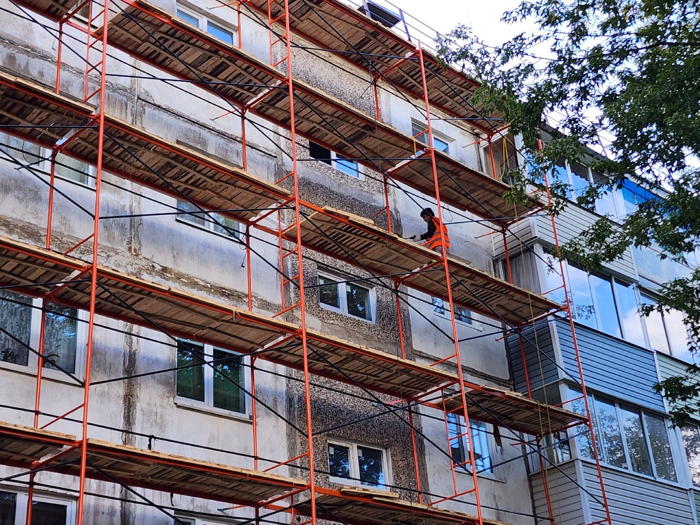 чехов,  микрорайон венюково, улица гагарина 56, капремонт фасада, реконструкция, фасадные работы, капитальный ремонт, гидроизоляция, теплоизоляция, специальные панели, региональная программа Московской области, краткосрочный план ремонта, инженерные сети, фонд капремонта московской области,добродел,