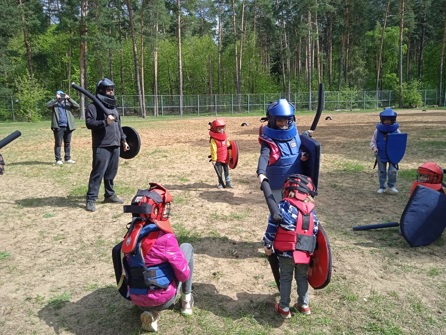 городской, парк, гуляния, рыцари, современные, меч, лук