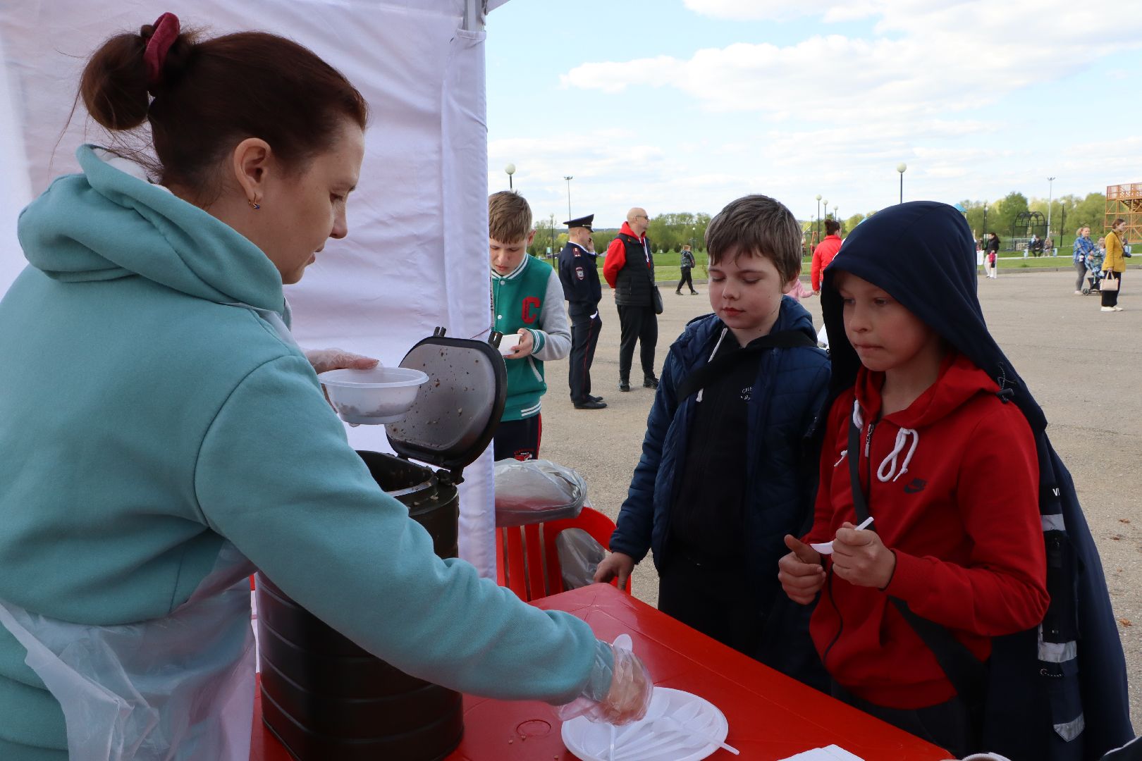 Серебряные Пруды, парк, солдатская каша