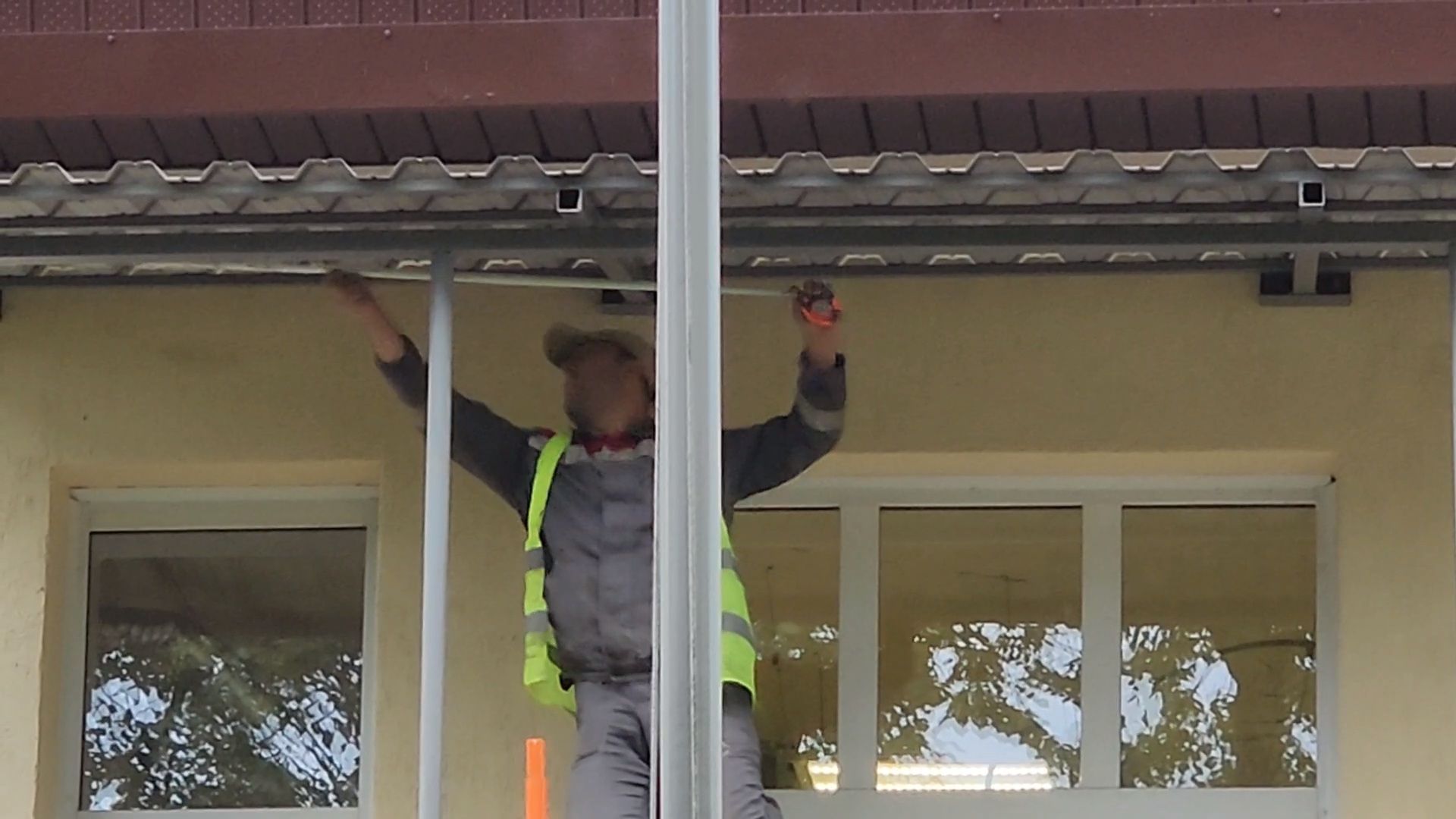 чехов, улица пионерская 2, взрослая поликлиника, текущий ремонт, замена кровли, отделка фасада, ремонт крыши, фасадные работы, ремонт входных групп, облицовка ступеней, инженерные сети, внутренняя отделка помещений, уборка территории, благоустройство, новые пешеходные дорожки и тропинки, парковка, региональная программа московской области, ремонт и обустройство объектов здравоохранения,