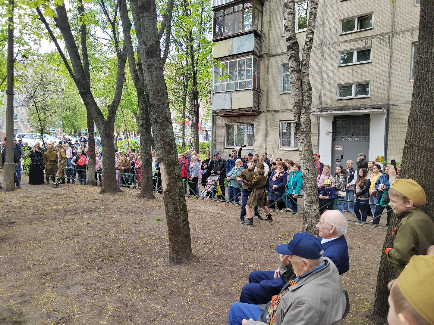 Пушкино, 9 мая, День Победы, мы помним, ВОВ, ветераны, Поем во дворах