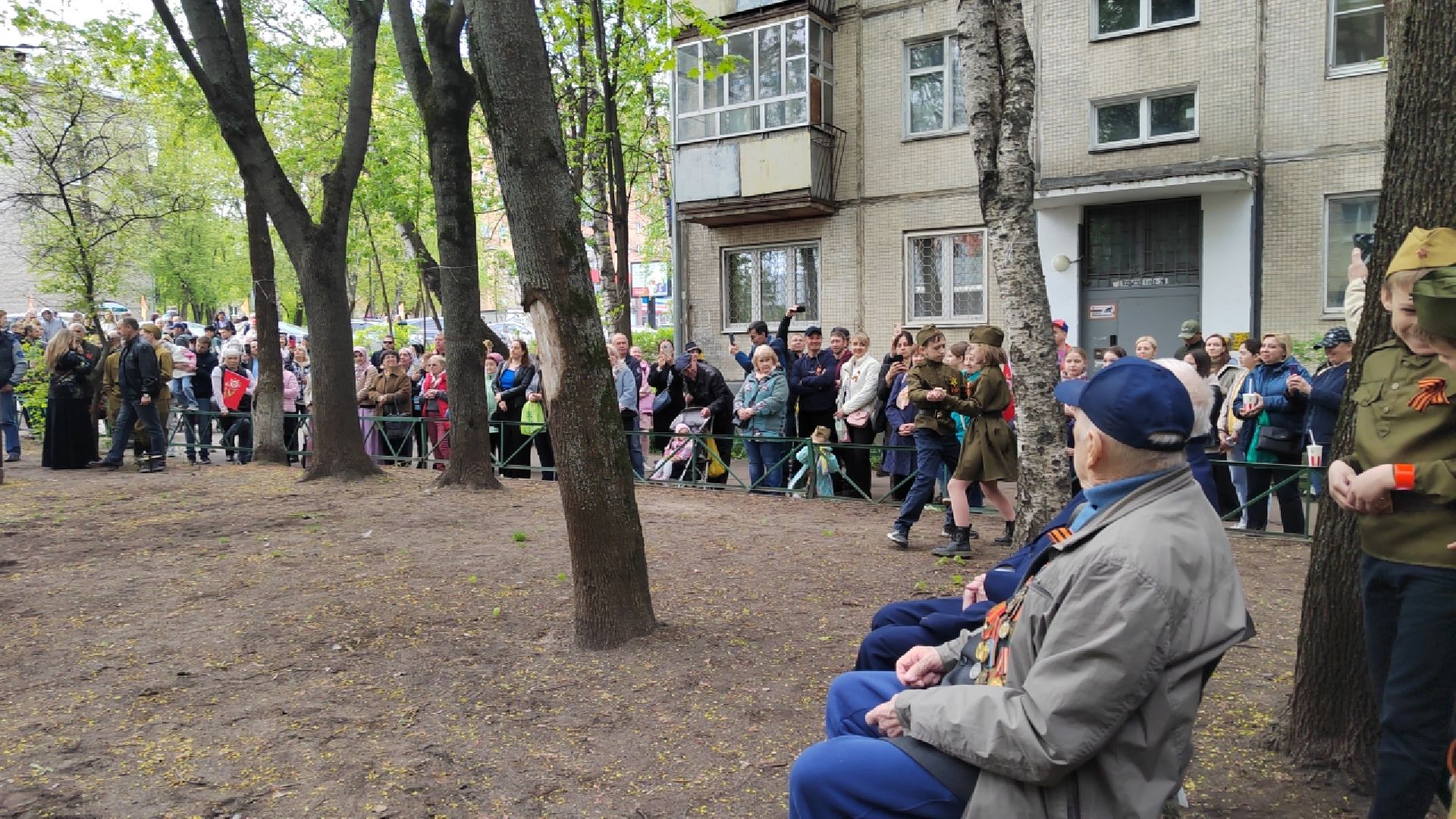 Пушкино, 9 мая, День Победы, мы помним, ВОВ, ветераны, Поем во дворах